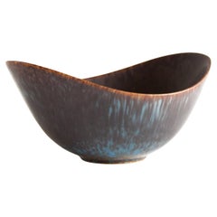 Vintage A Classic Elegant "Aro" ceramic bowl by Gunnar Nylund, Rorstrand, Sweden, 1960s