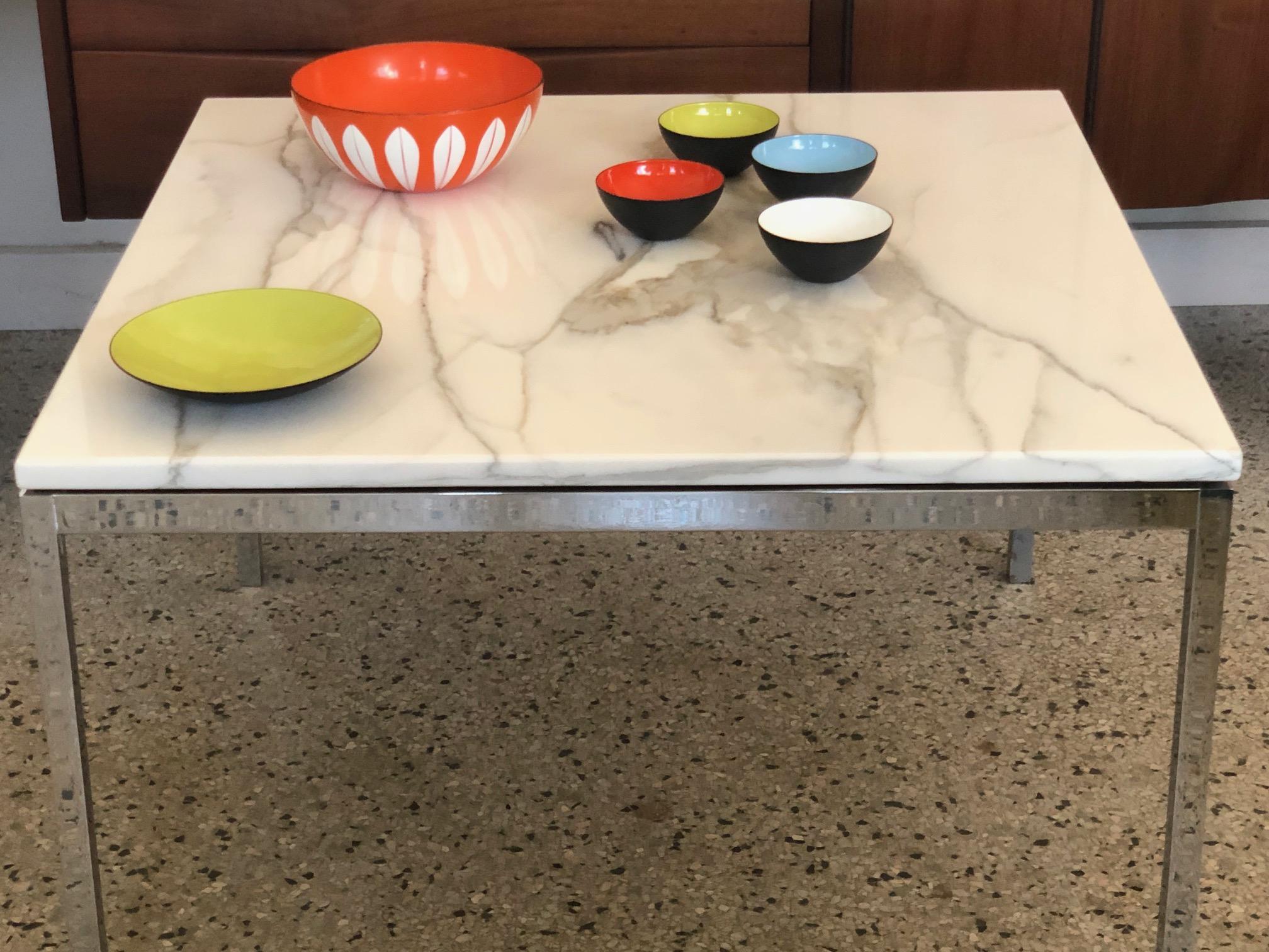 Classic Knoll Carrara Marble Table 1