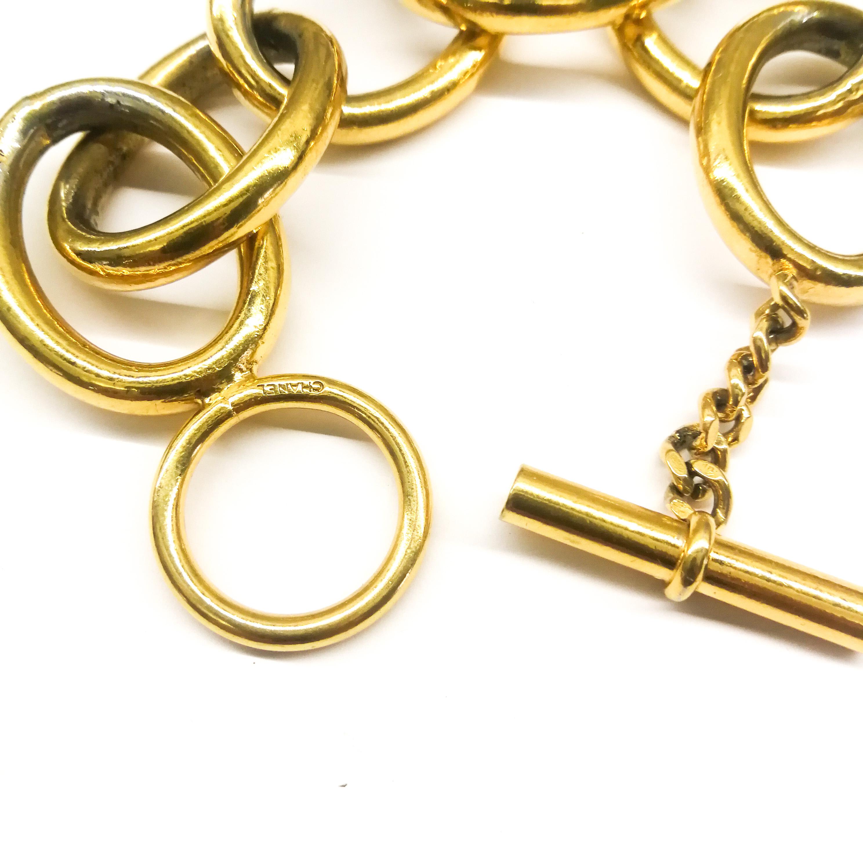 A classic large gilt link bracelet, Chanel, 1960s 3