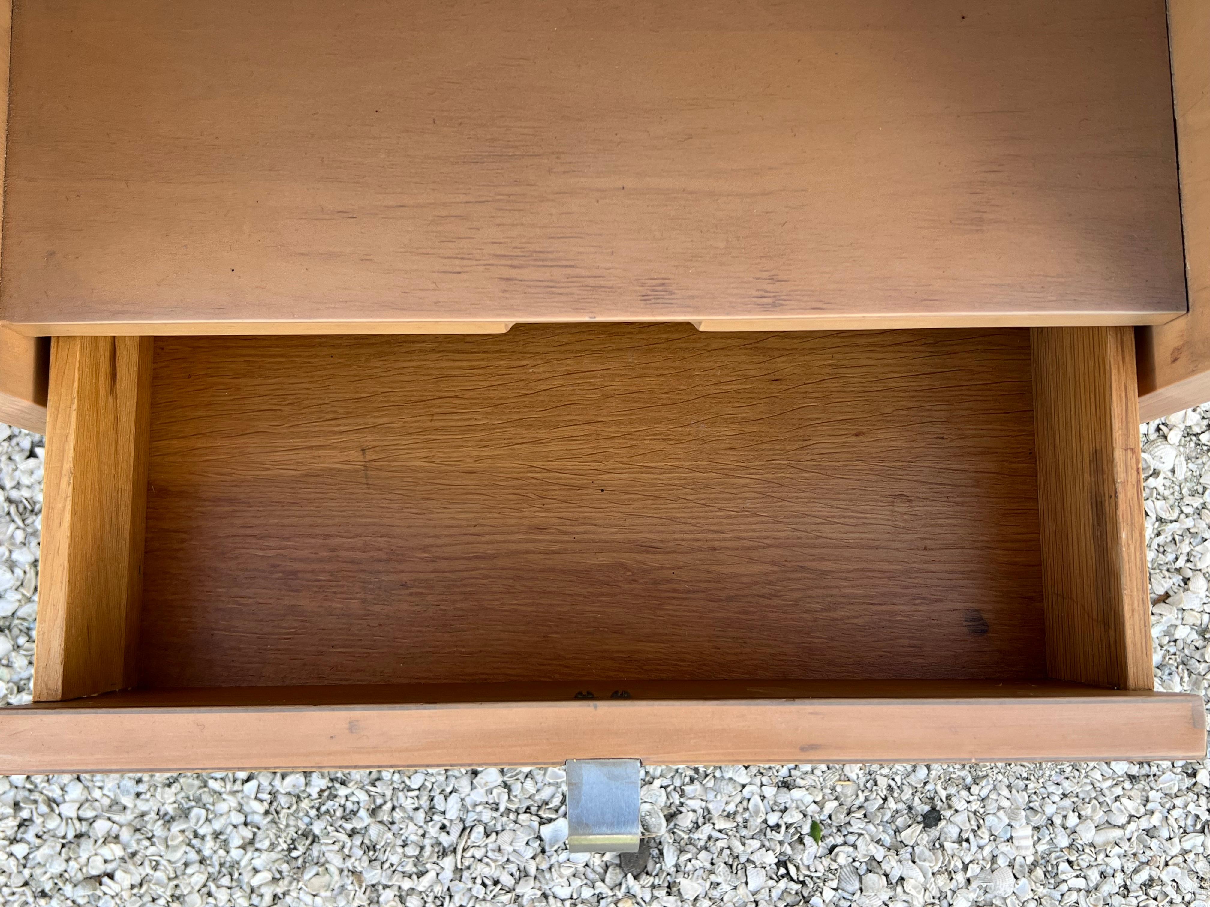 Ein Classic Paar George Nelson Night Stands Herman Miller Basic Series 1950er Jahre (Mitte des 20. Jahrhunderts) im Angebot