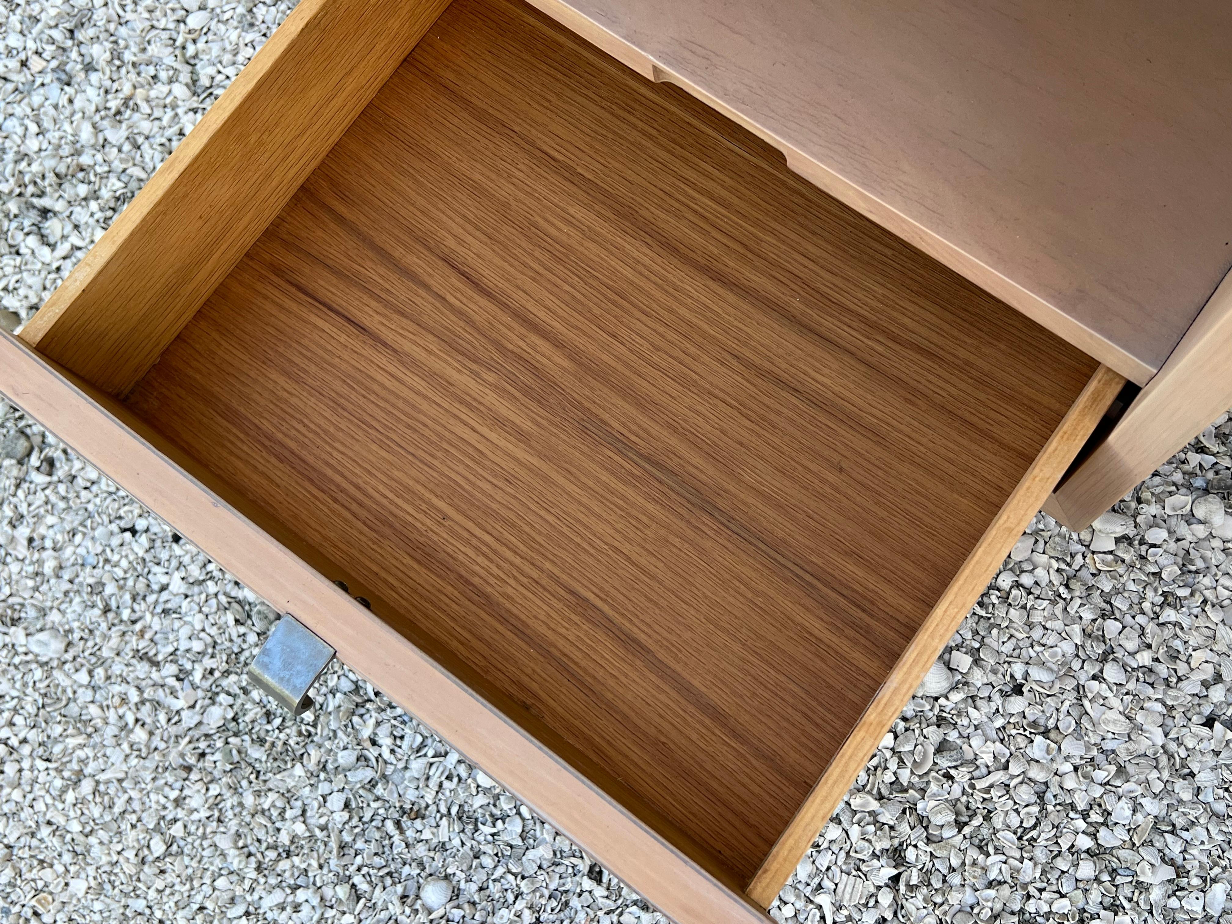 Ein Classic Paar George Nelson Night Stands Herman Miller Basic Series 1950er Jahre (Mahagoni) im Angebot