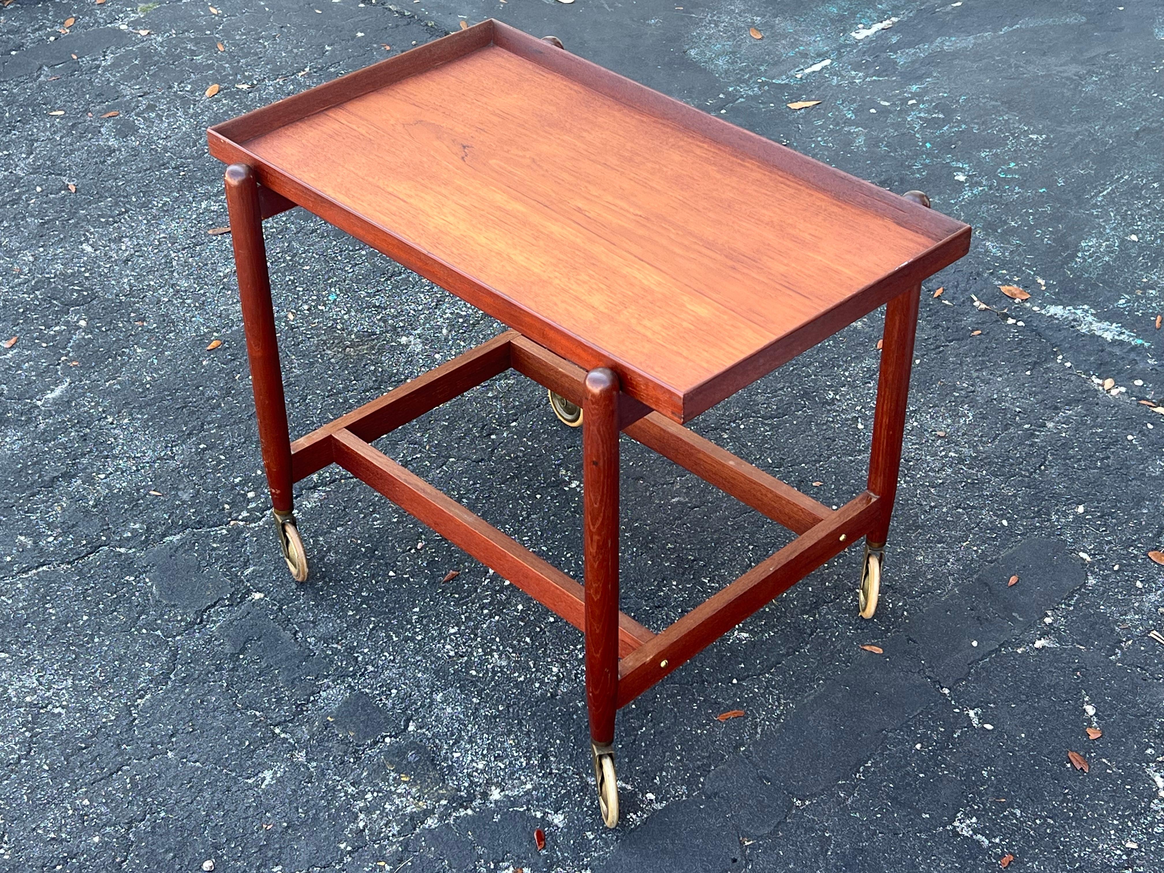 Chariot de bar classique en teck de Poul Hundevad avec une superbe Patina Ca' 1960's en vente 9