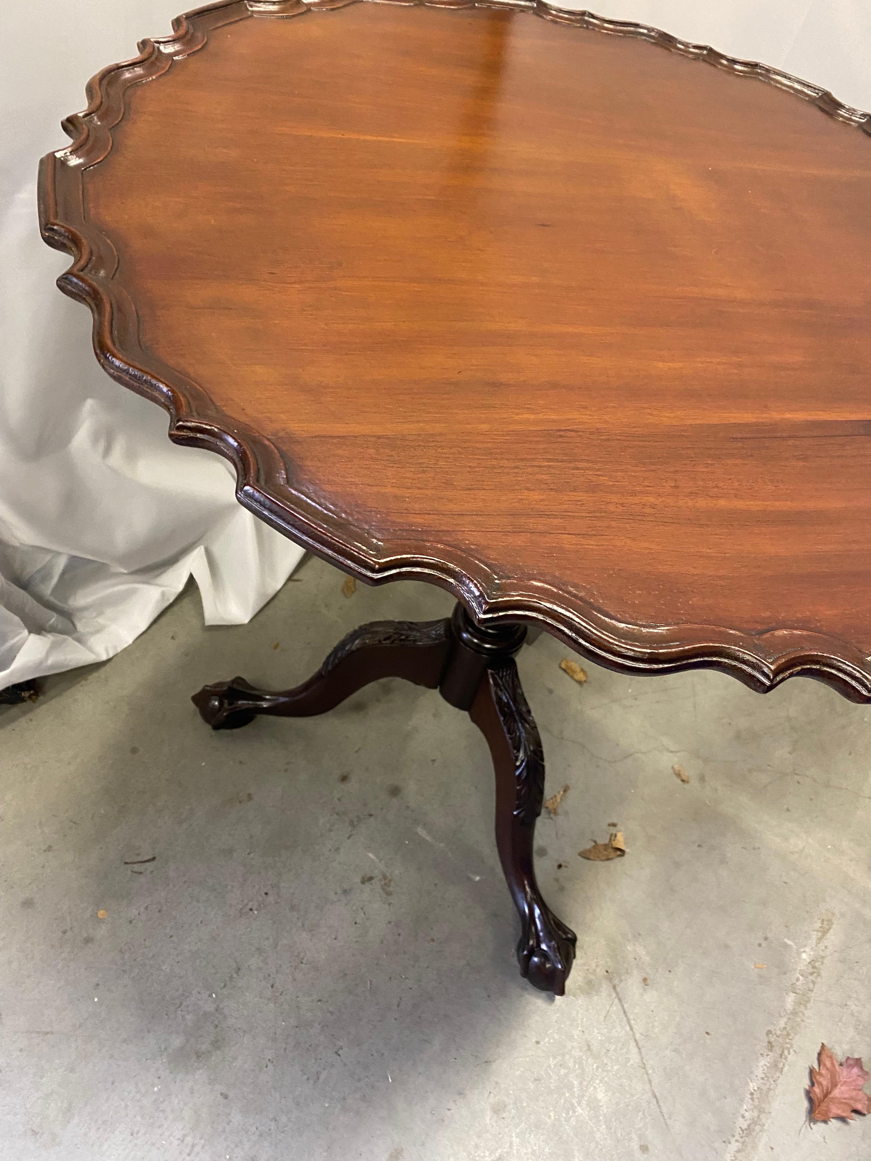 A Classic Solid Mahogany Chippendale Tilt Top Tea Table, Circa 1875 For Sale 5