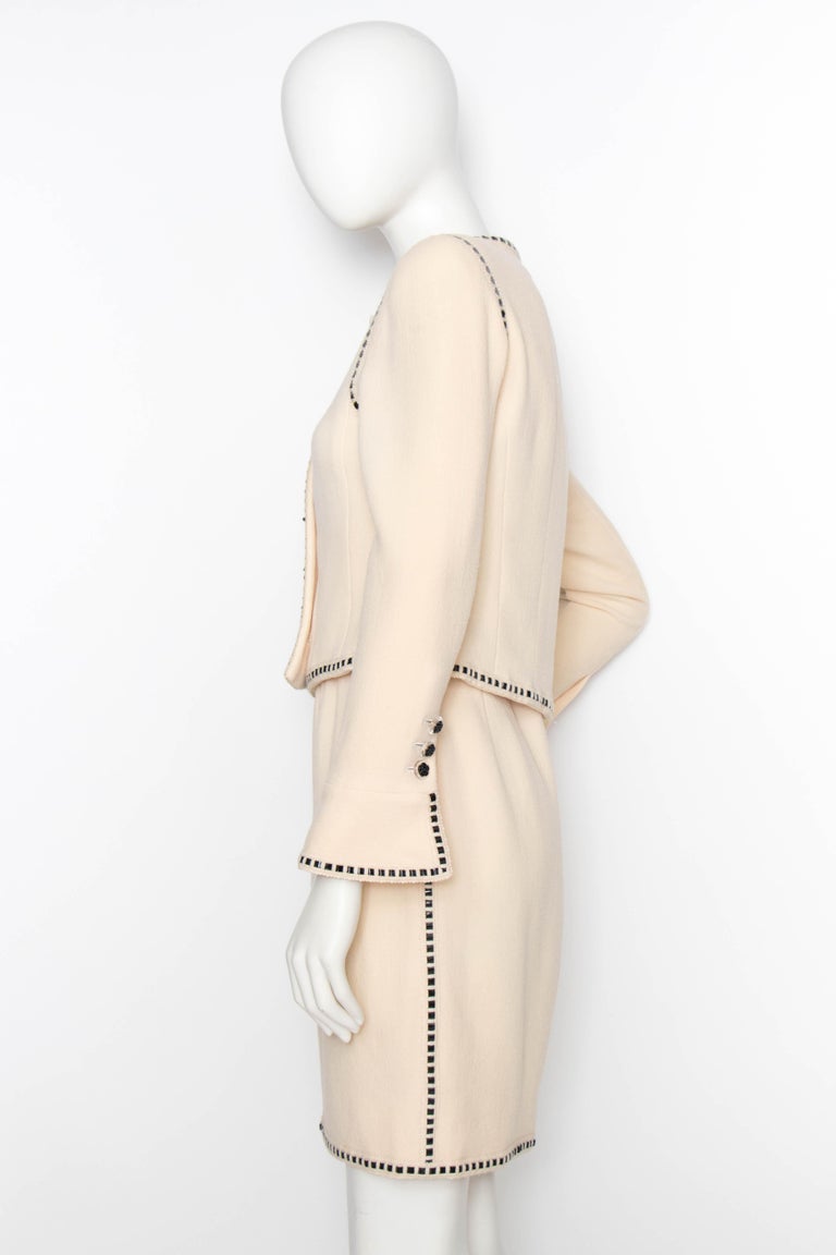 CHANEL Pre-Owned 1996 Bouclé two-piece Skirt Suit - Farfetch
