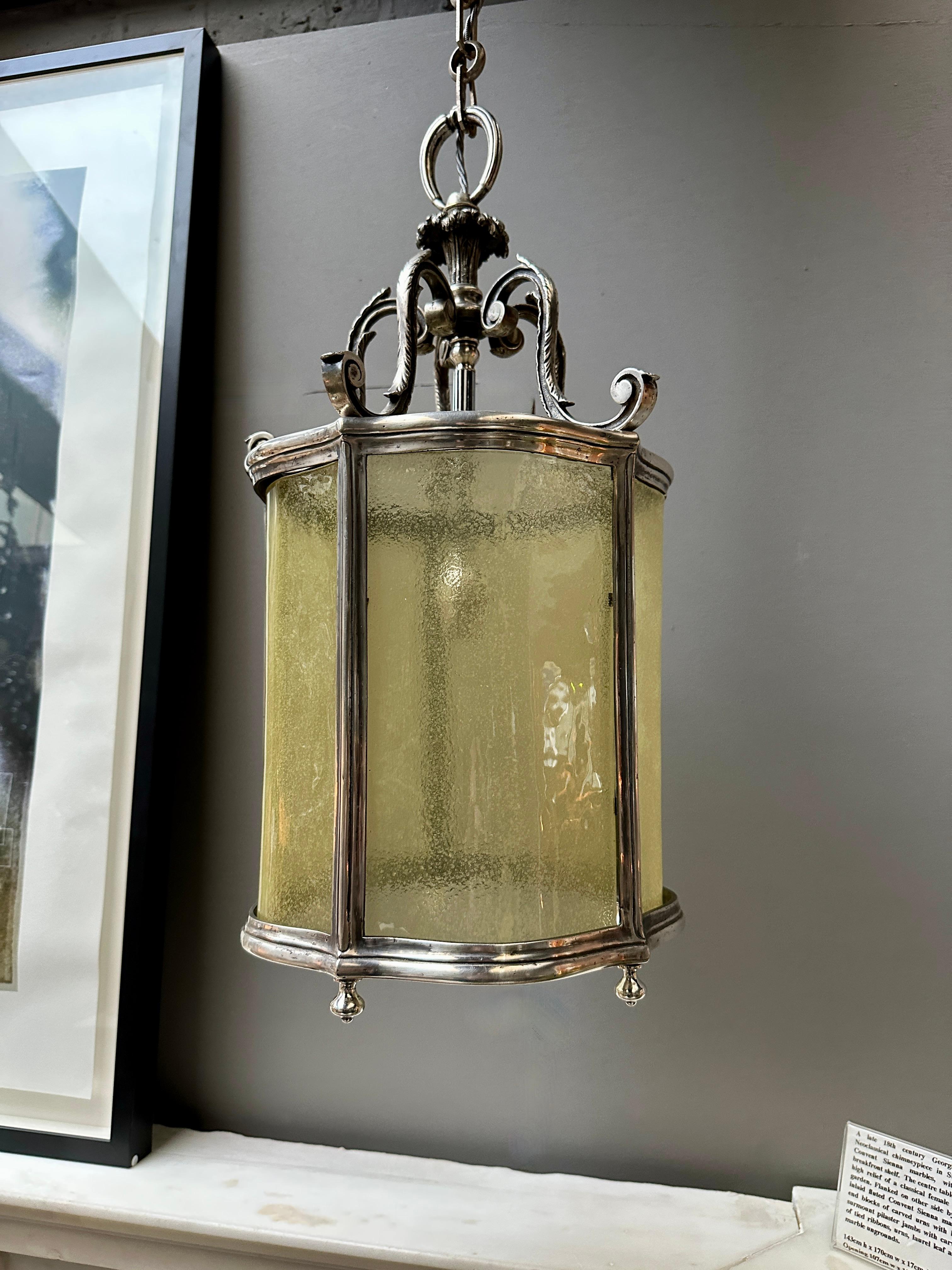 A Classical Nickel And Curved Murano Glass Italian Lantern  For Sale 2