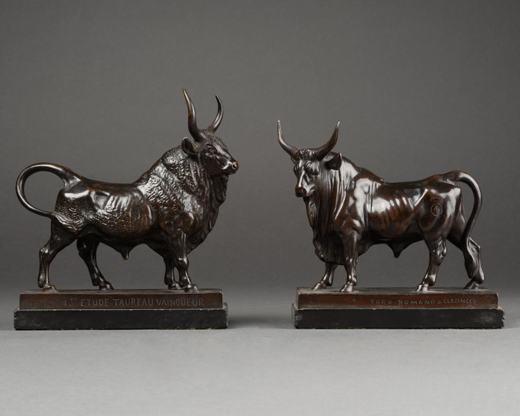 Neoclassical A. Clesinger : Bronze pendants of Roman and Winner bull, end of XIXth c. For Sale