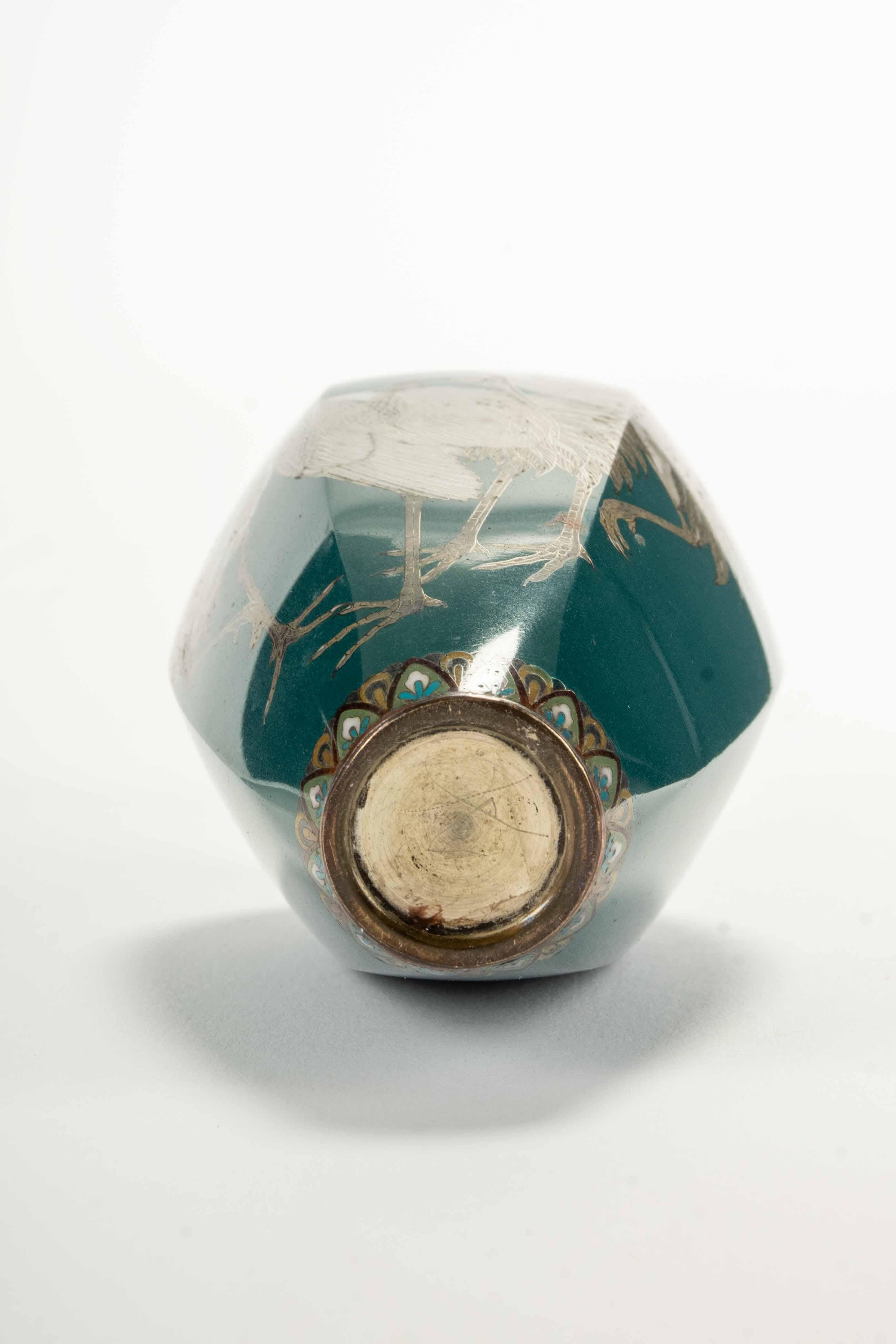 19th Century A cloisonné vase depicting three Manchurian cranes on a turquoise ground For Sale