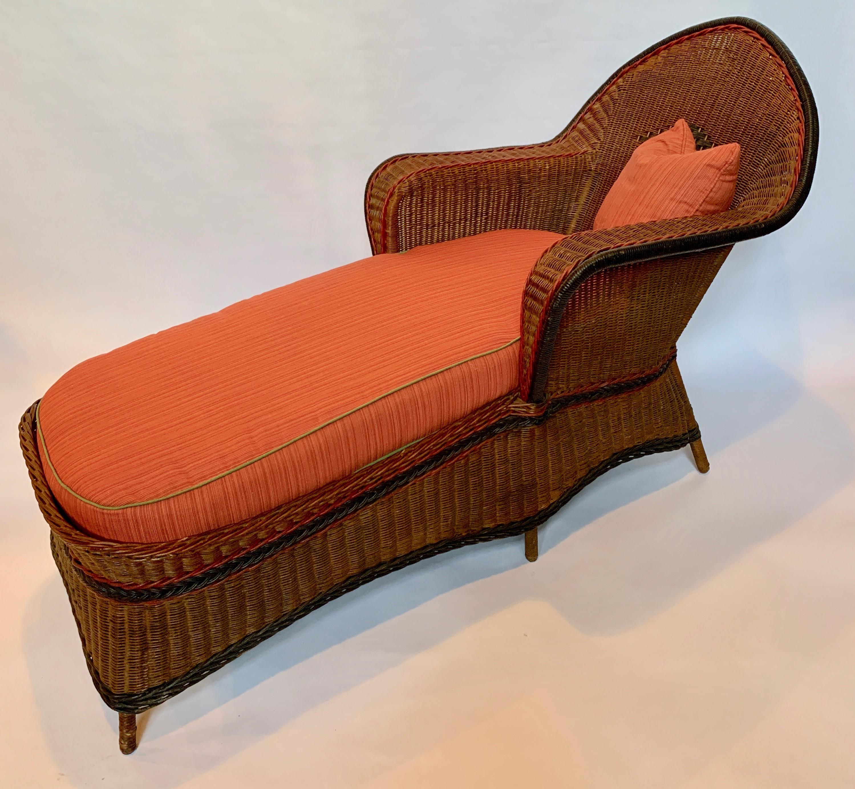 Tissage Chaise longue en osier tissé à la finition naturelle, Heywood Wakefield Company en vente
