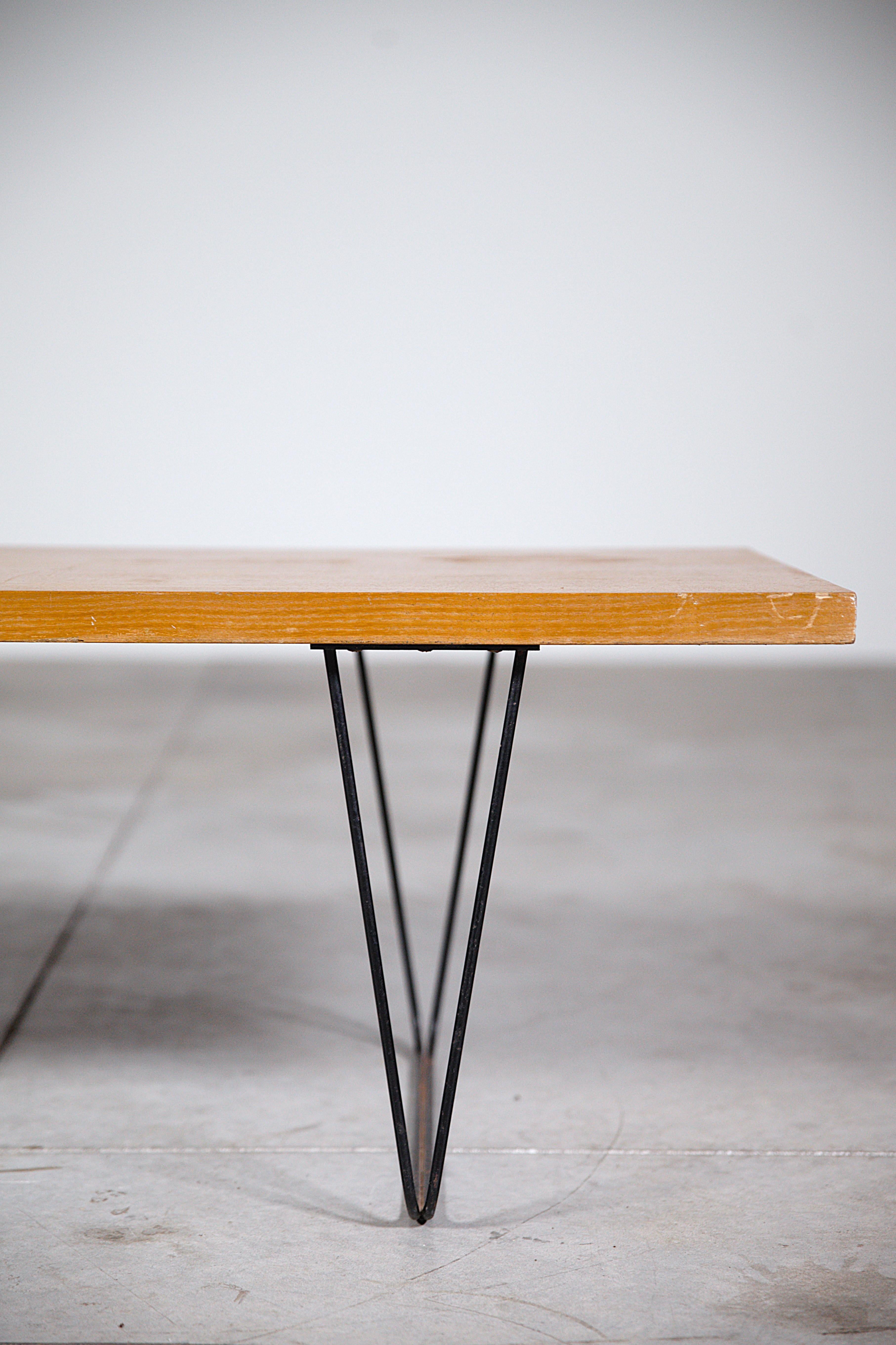 Milieu du XXe siècle Table basse CM 191 de Pierre Paulin France, années 1970 en vente