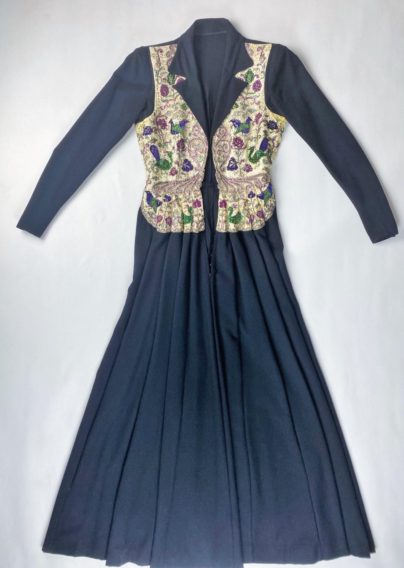 Un vestido de Maison Paquin Alta Costura París Francia Circa 1945 7
