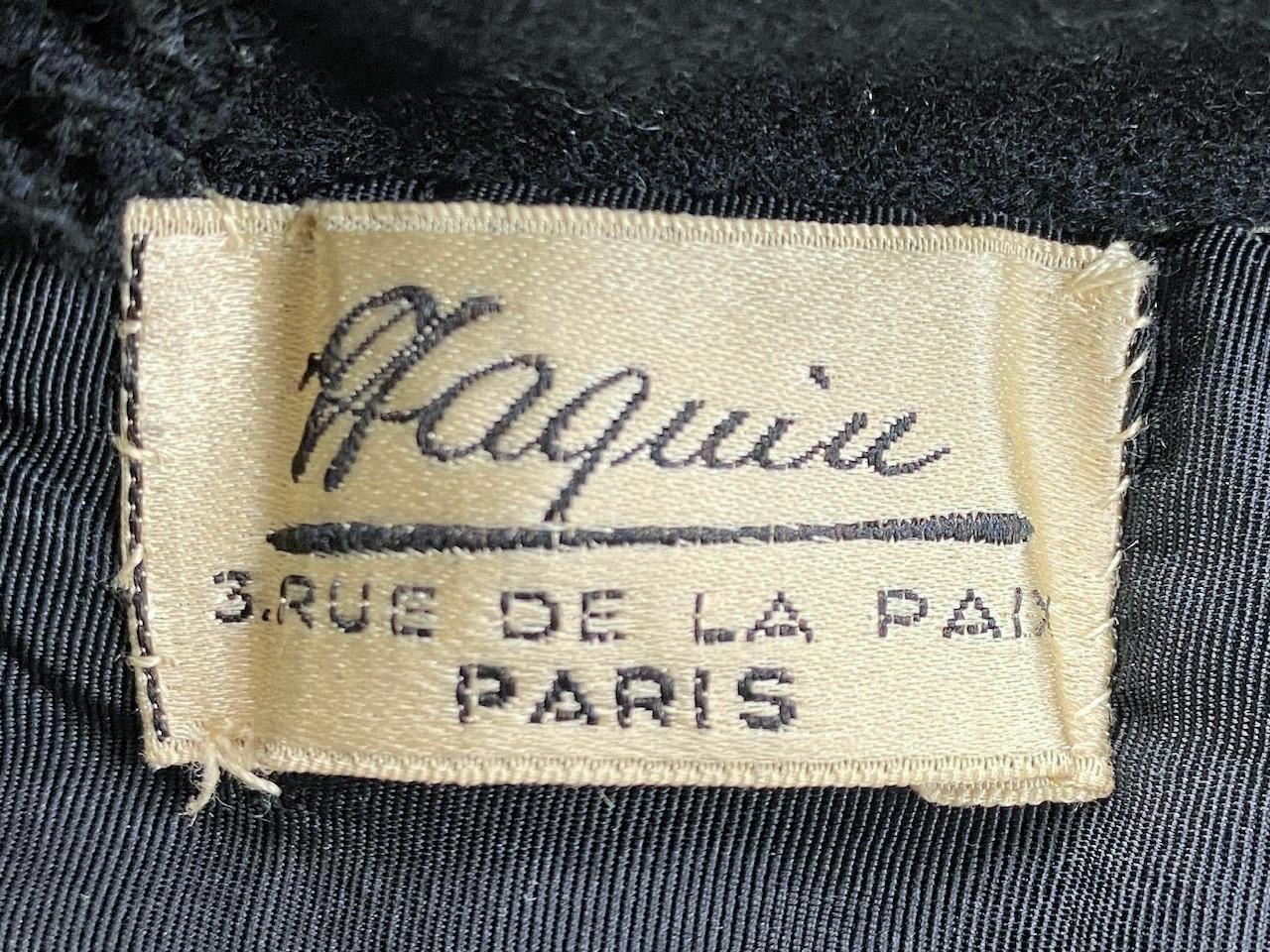 Un vestido de Maison Paquin Alta Costura París Francia Circa 1945 Negro