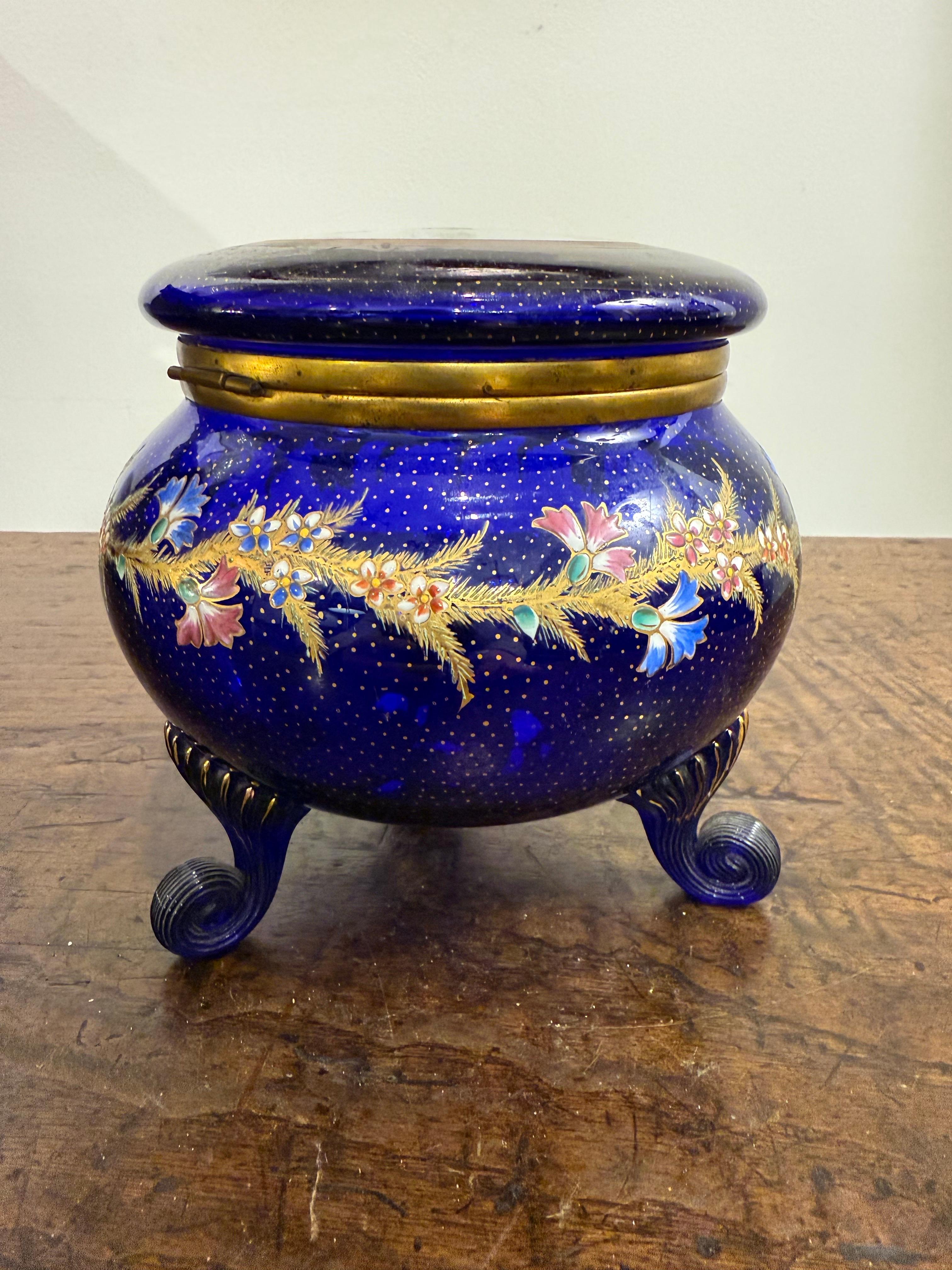 A Cobalt Blue Gilt Enamel Lidded Trinket Box, Early 20th Century For Sale 2
