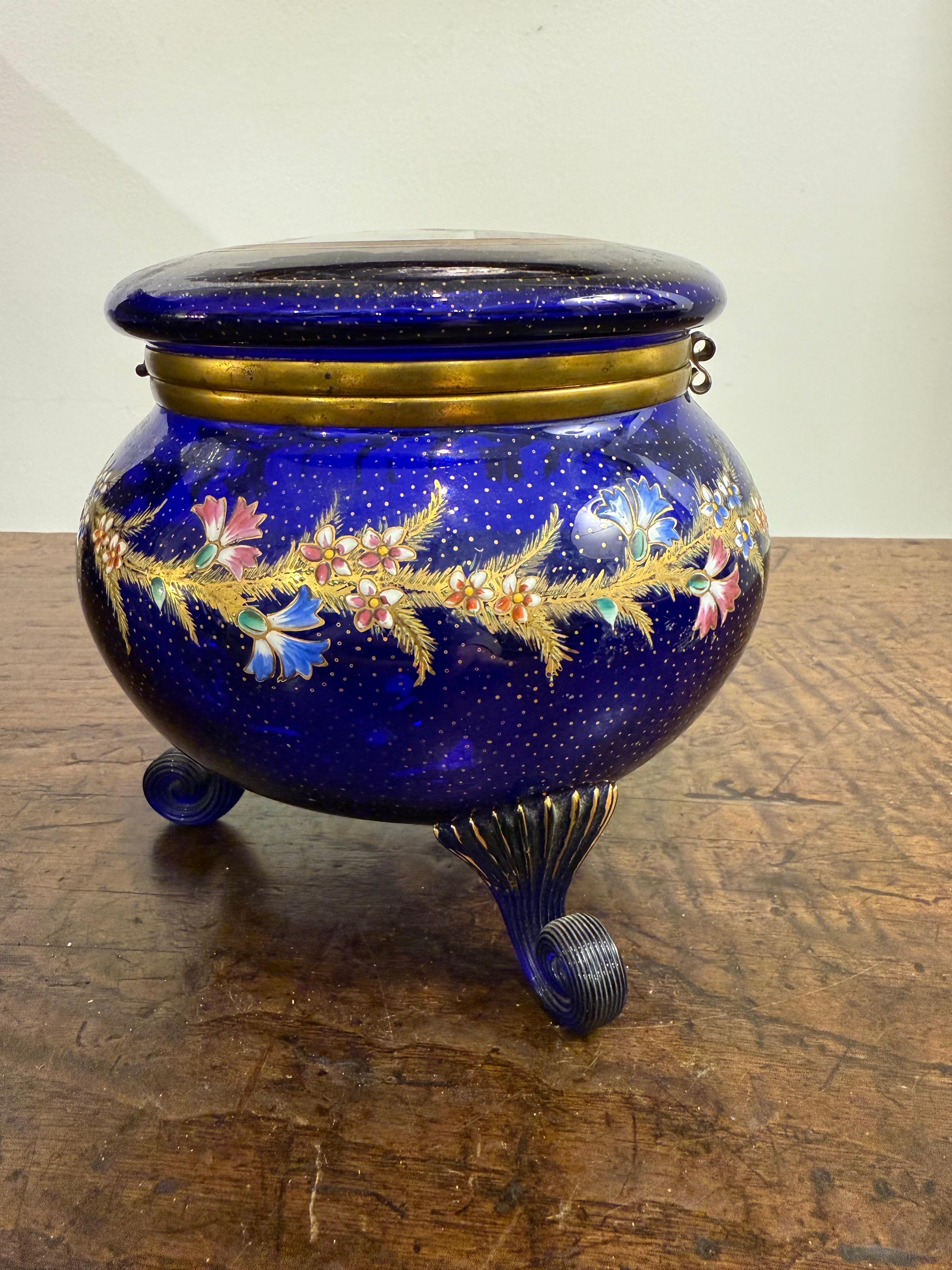 A Cobalt Blue Gilt Enamel Lidded Trinket Box, Early 20th Century For Sale 3