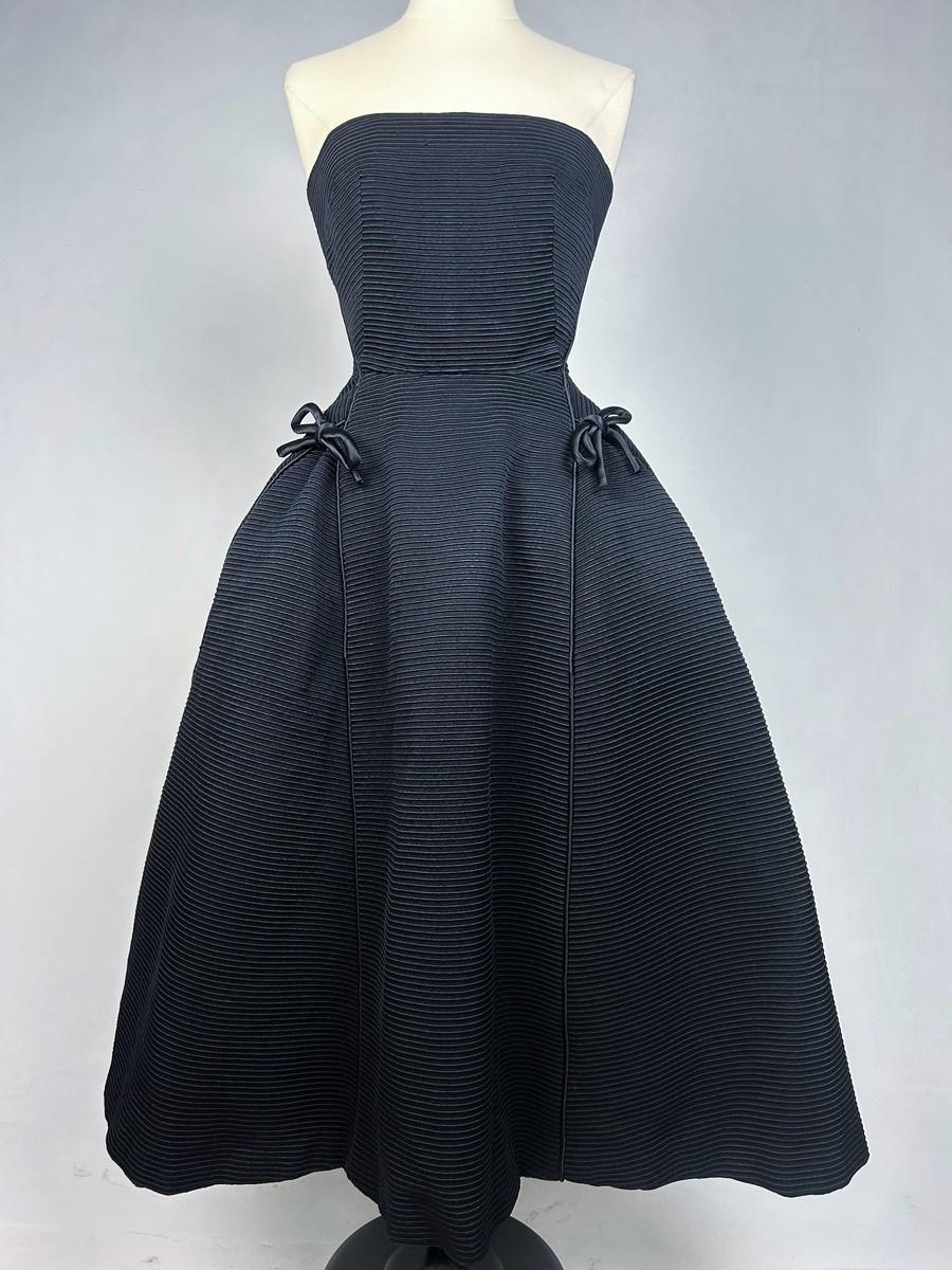 A Cocktail Dress By Christian Dior Couture - Ligne Profilée - Autumn Winter 1952 In Excellent Condition In Toulon, FR
