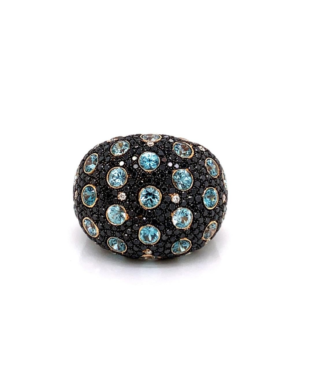 Art Déco Un anello da cocktail con diamanti neri e zircone blu in vendita