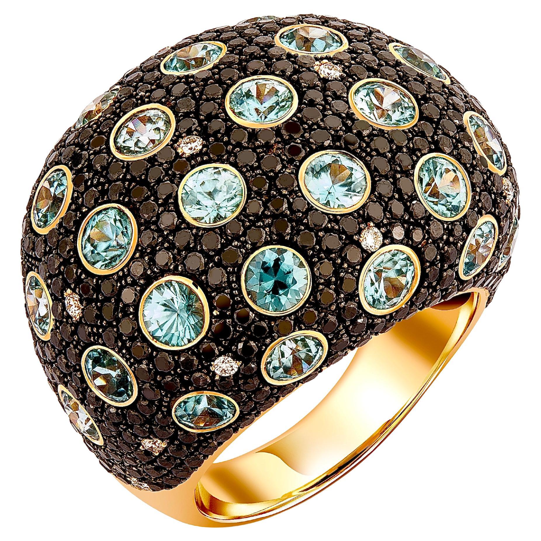 Un anello da cocktail con diamanti neri e zircone blu in vendita