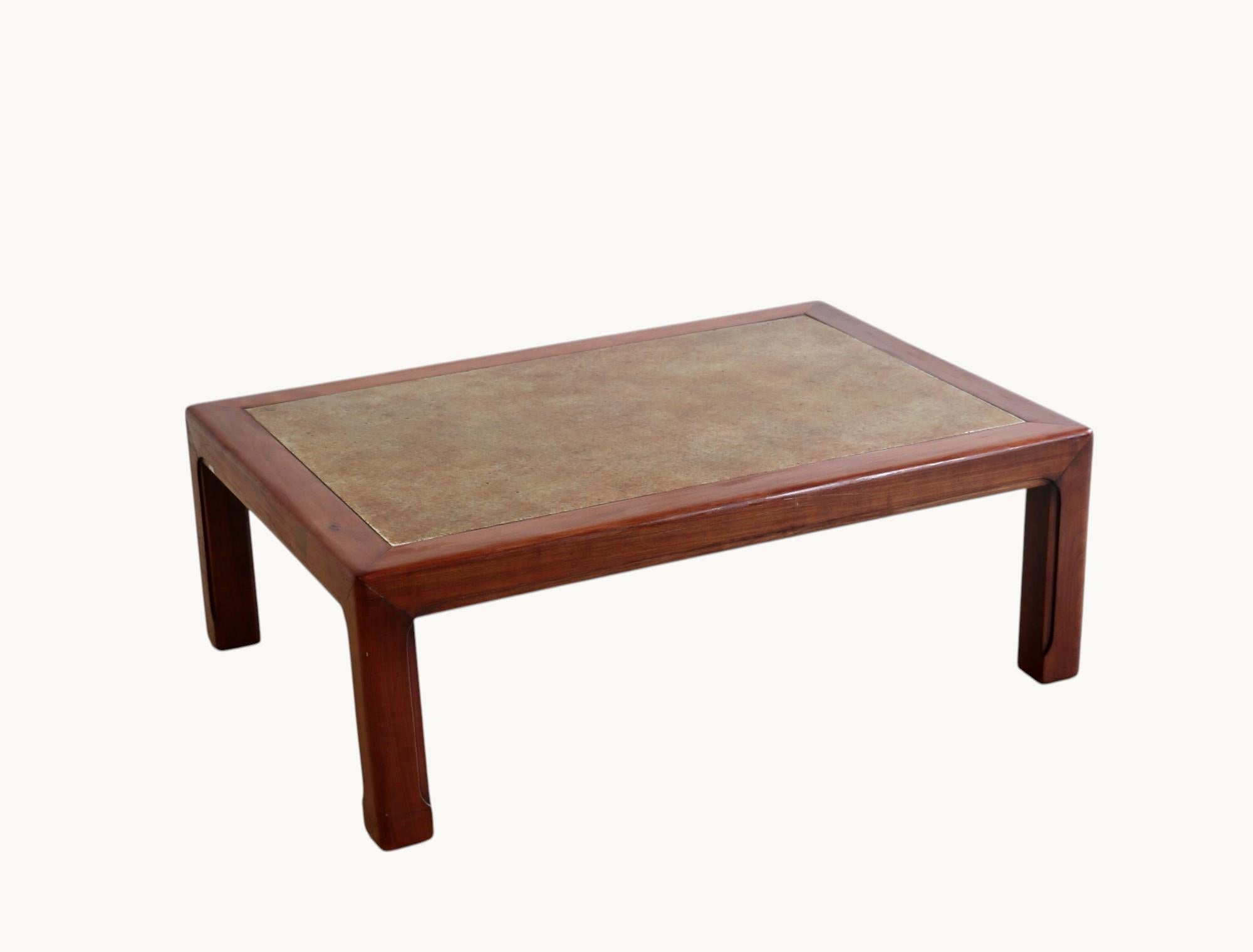 Une table basse. France années 60 Bon état - En vente à VILLERS-SUR-MER, FR
