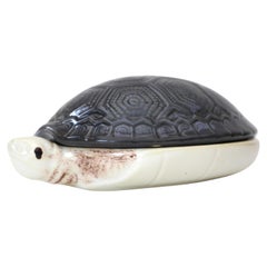 Französische Majolika-Schildkrötenterrine von Michel Caugant (Sammlerstück)