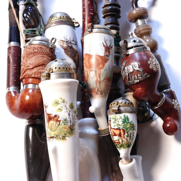 Collection of 13 Traditional German Porcelain Tobacco Pipes For Sale at