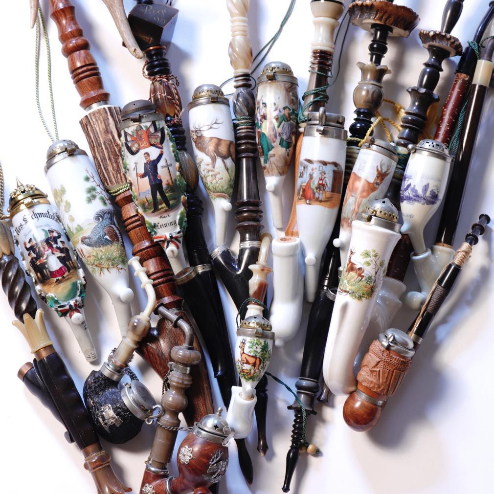 20th Century Collection of 13 Traditional German Porcelain Tobacco Pipes For Sale