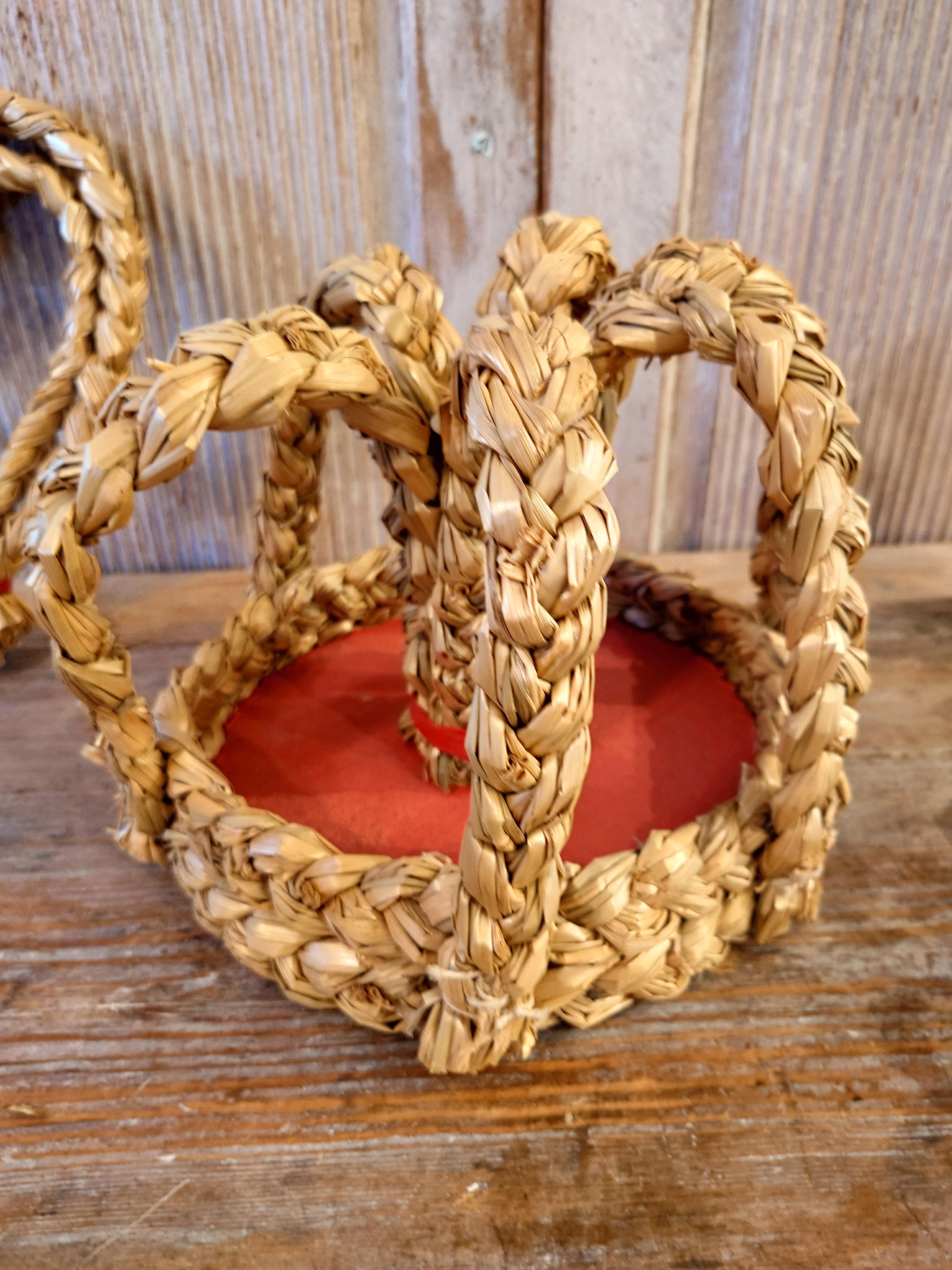 Una colección de  13 Adornos de Navidad vintage suecos de paja de arte popular único en venta 6