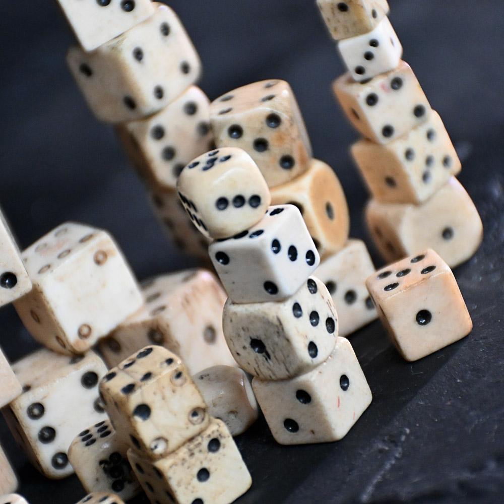 Collection of 19th Century Bone Dice In Good Condition For Sale In London, GB