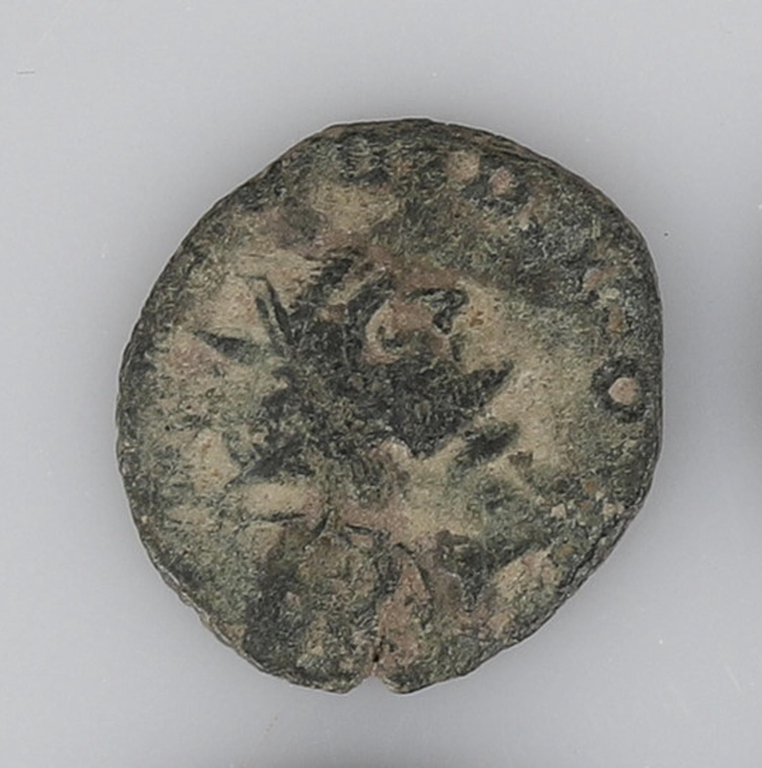 Kollektion von 4 Sammlerstücken aus antiker römischer Bronze Münze 200-300 AD (Metall) im Angebot