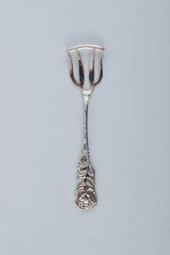 Collectional de 6 pièces en argent et en argent plaqué.