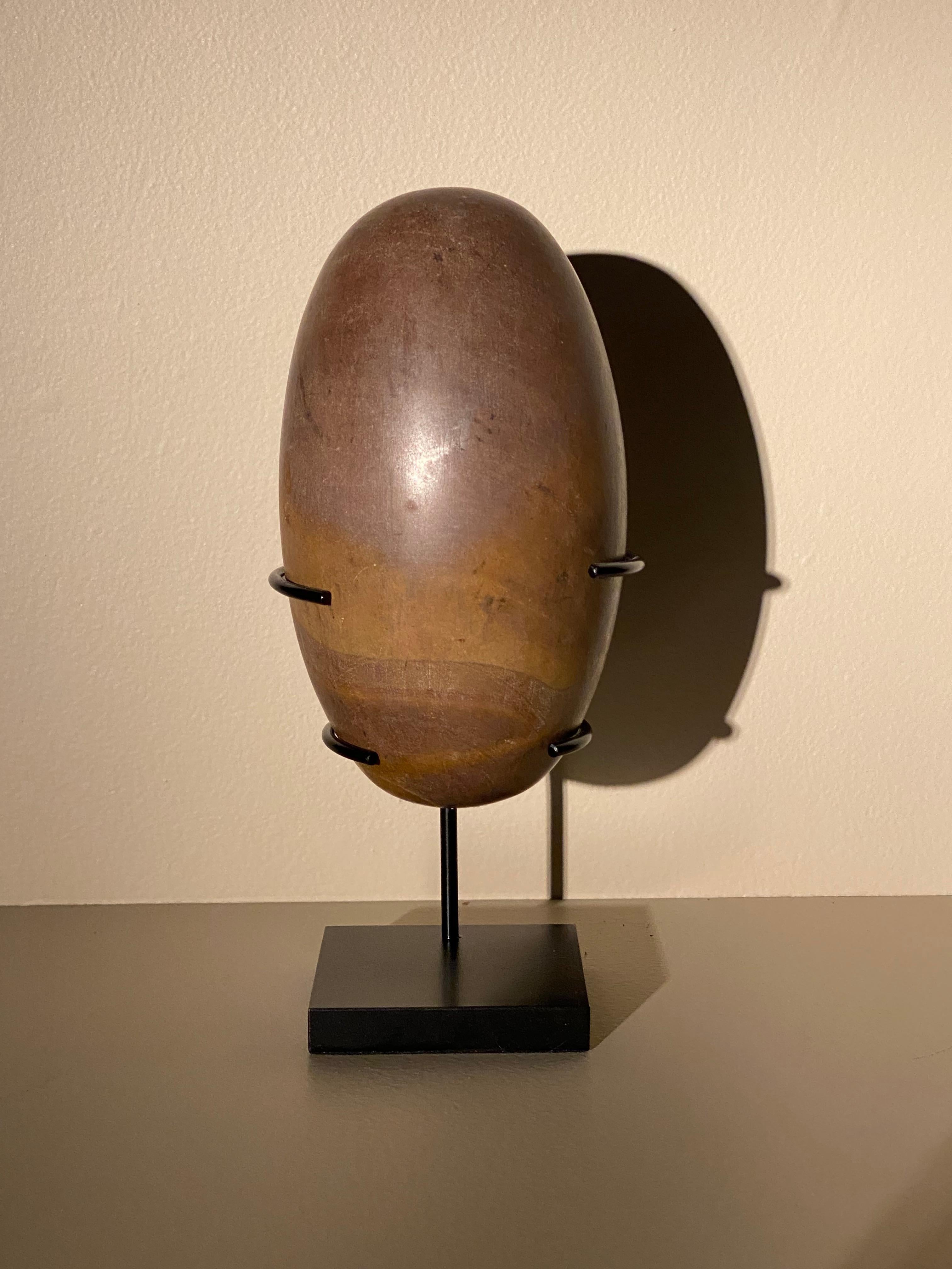 Eine Sammlung von 6 Lingam-Objekten aus Stein im Angebot 2
