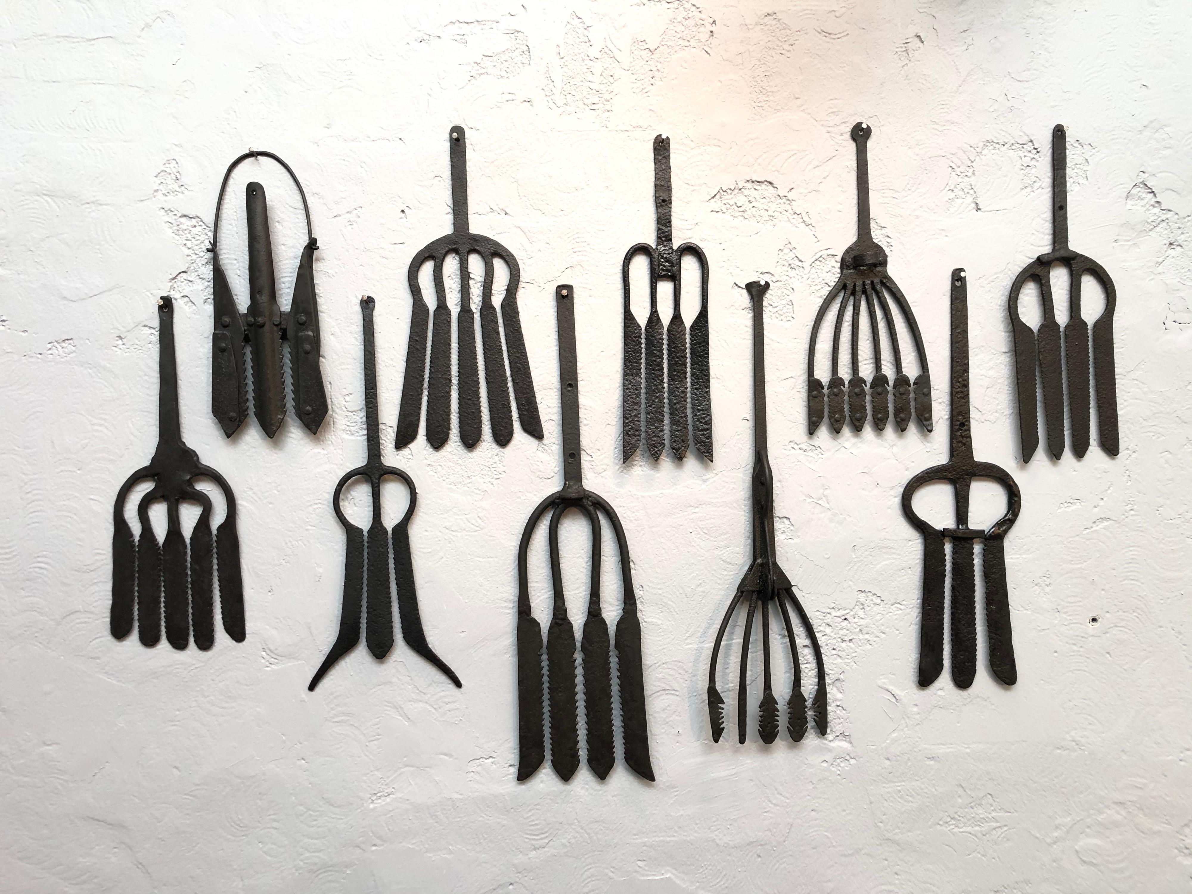A collection of 10 wrought iron eel forks from the 18th century.
Extremely decorative and each one unique.
Each one is a work of art.
Sizes vary from 36 cm to 63 cm.
Would look amazing in a fish restaurant, bar, club or even in your home.
In 2009