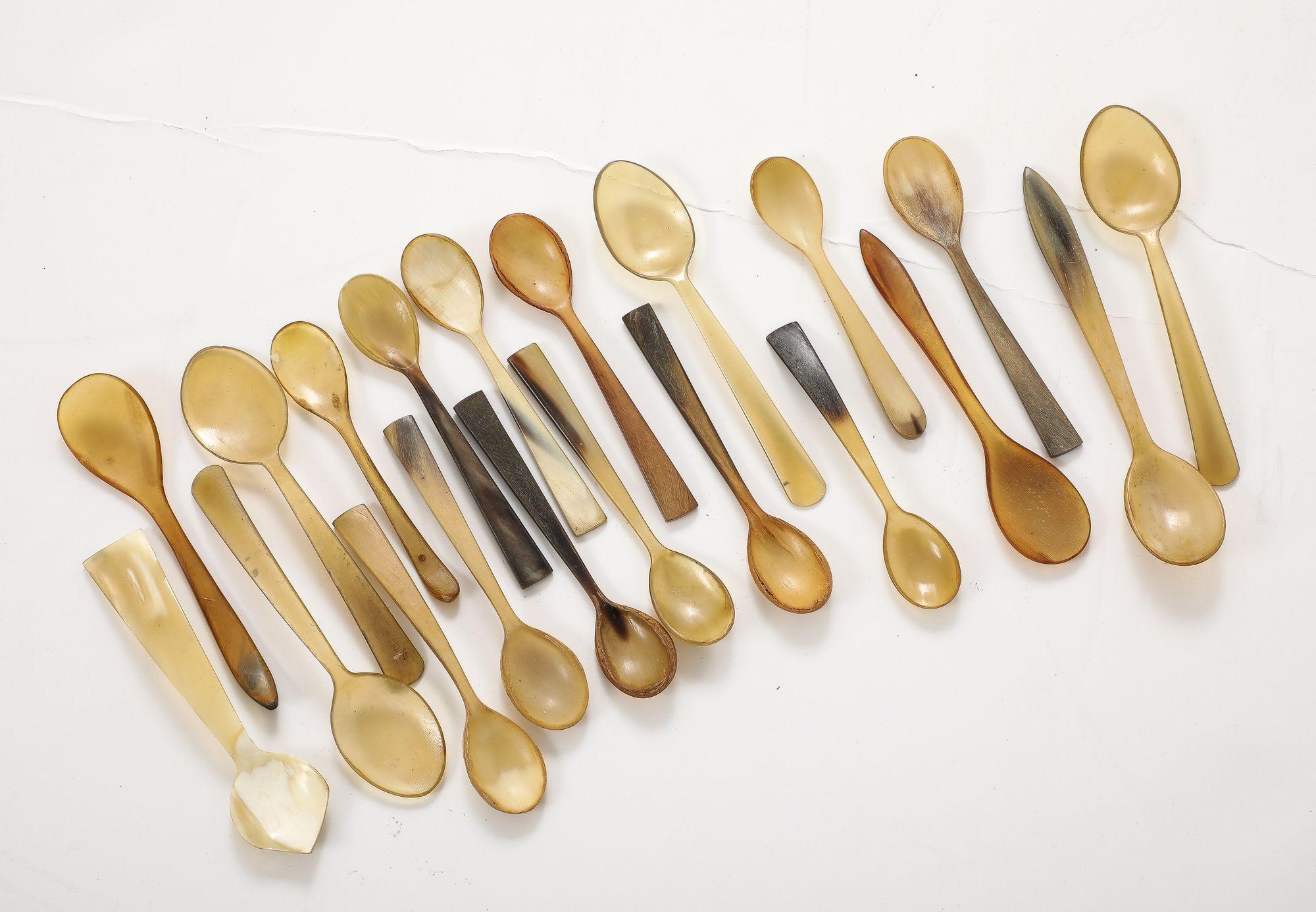 Good collection of English and Scottish horn spoons, 18th and 19th Century, of various shapes, colors and sizes.
size listed below is approximate/average