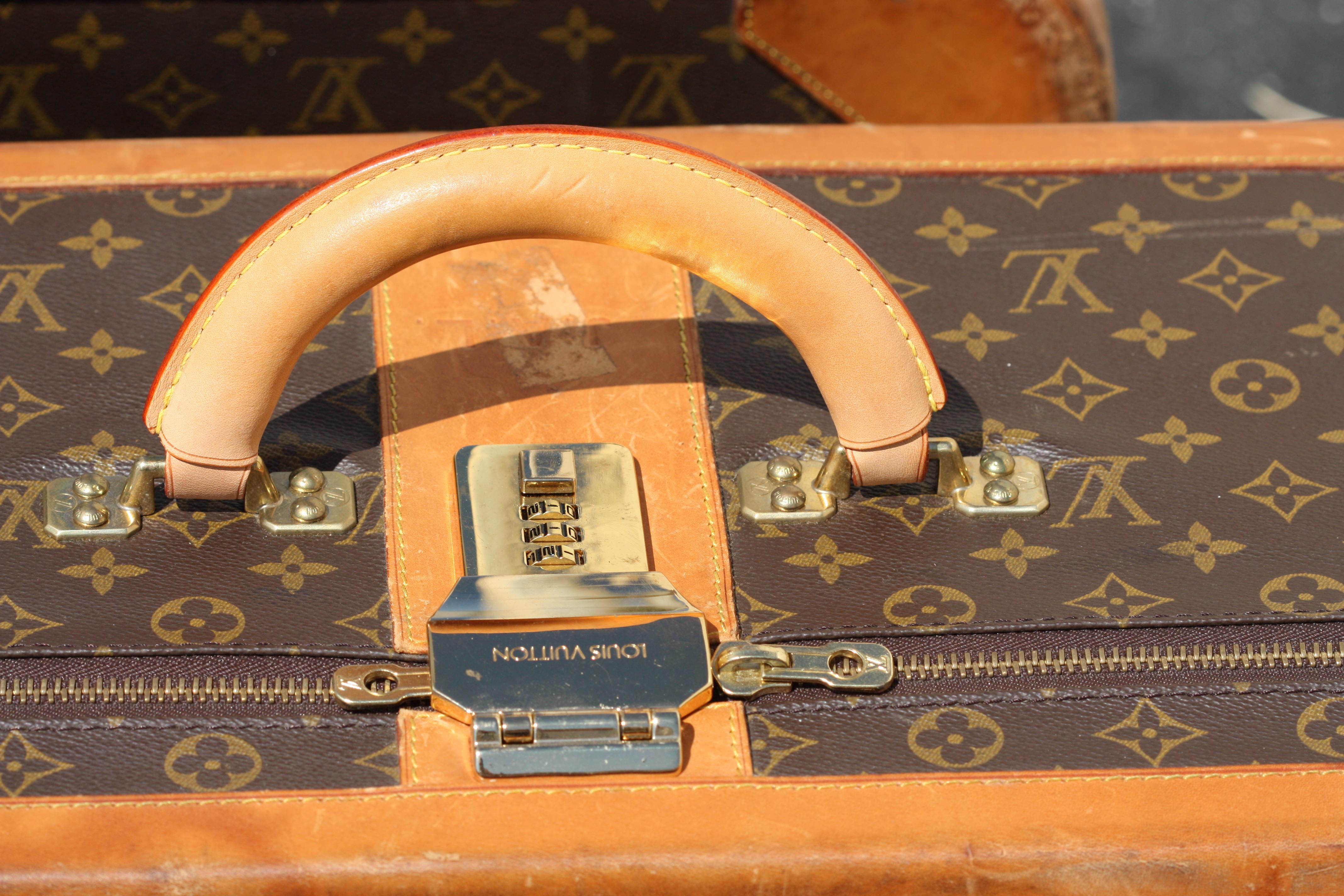 Collection of Four Louis Vuitton Suitcases with Monogram Pattern In Good Condition In West Palm Beach, FL