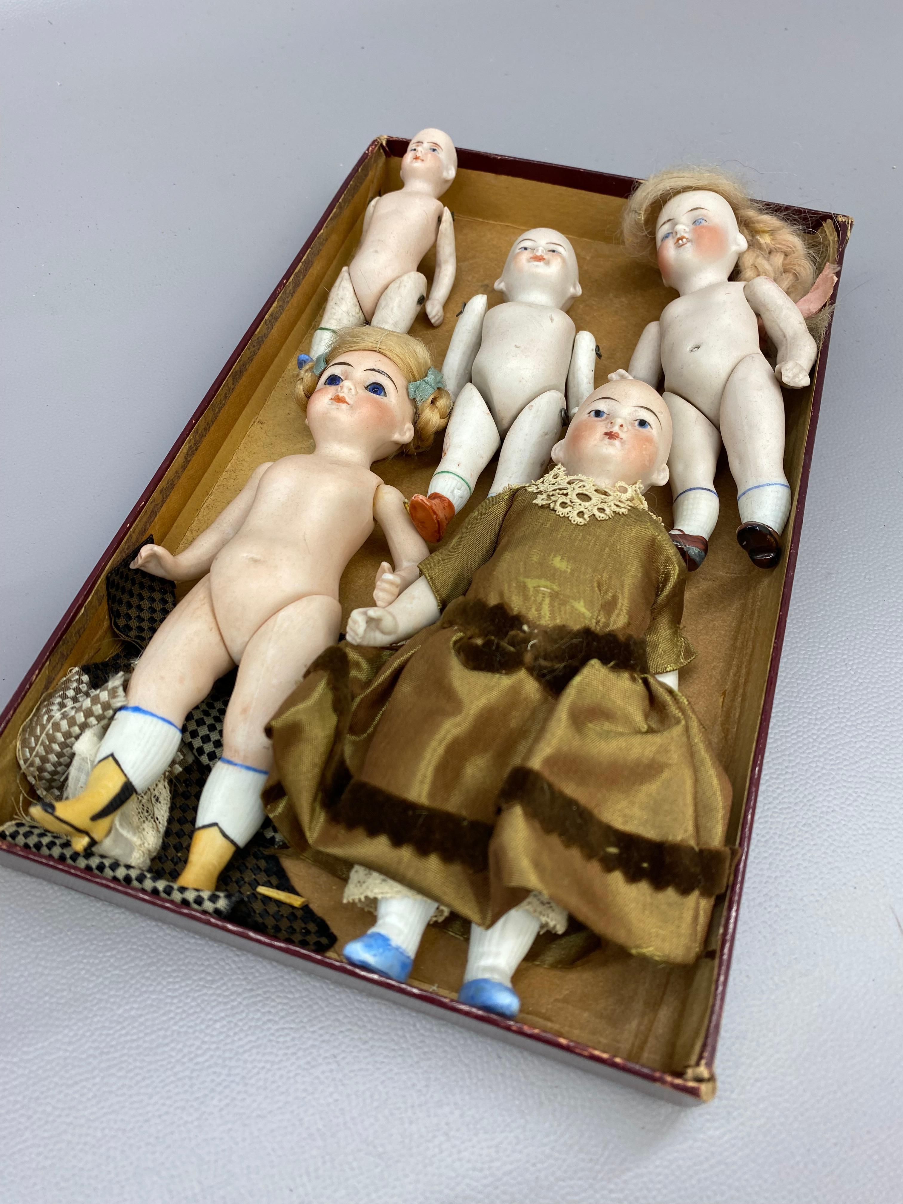 A Collection of German Bisque Hand-Painted Miniature Dolls, Five In Good Condition In Garnerville, NY