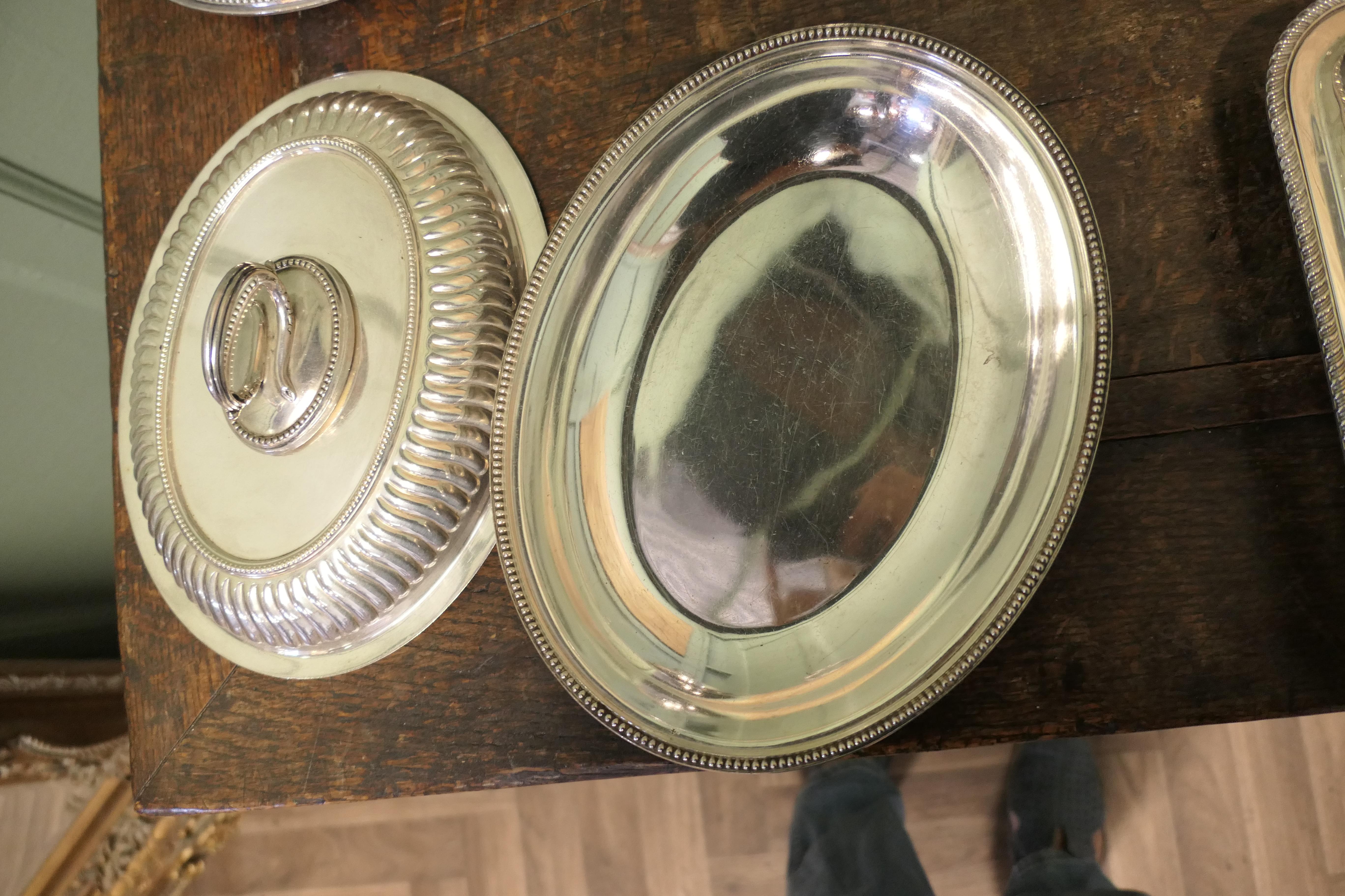 Colección de vajillas de plata de gran calidad en venta 3