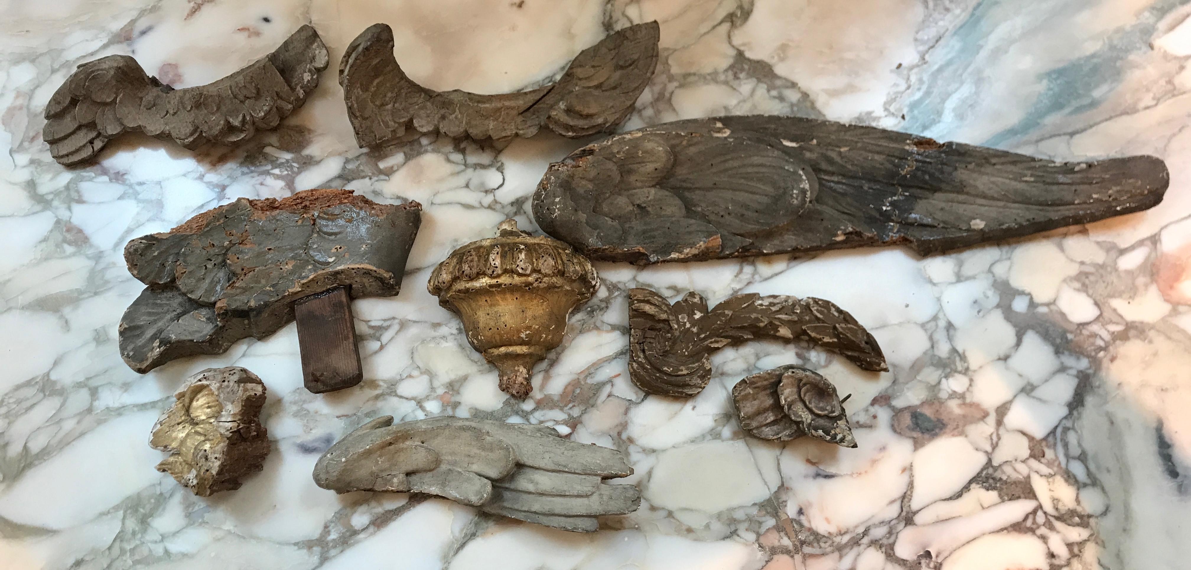 Collection of Nine Early 18th Century Italian Wood Fragments of Wings and Urns For Sale 5