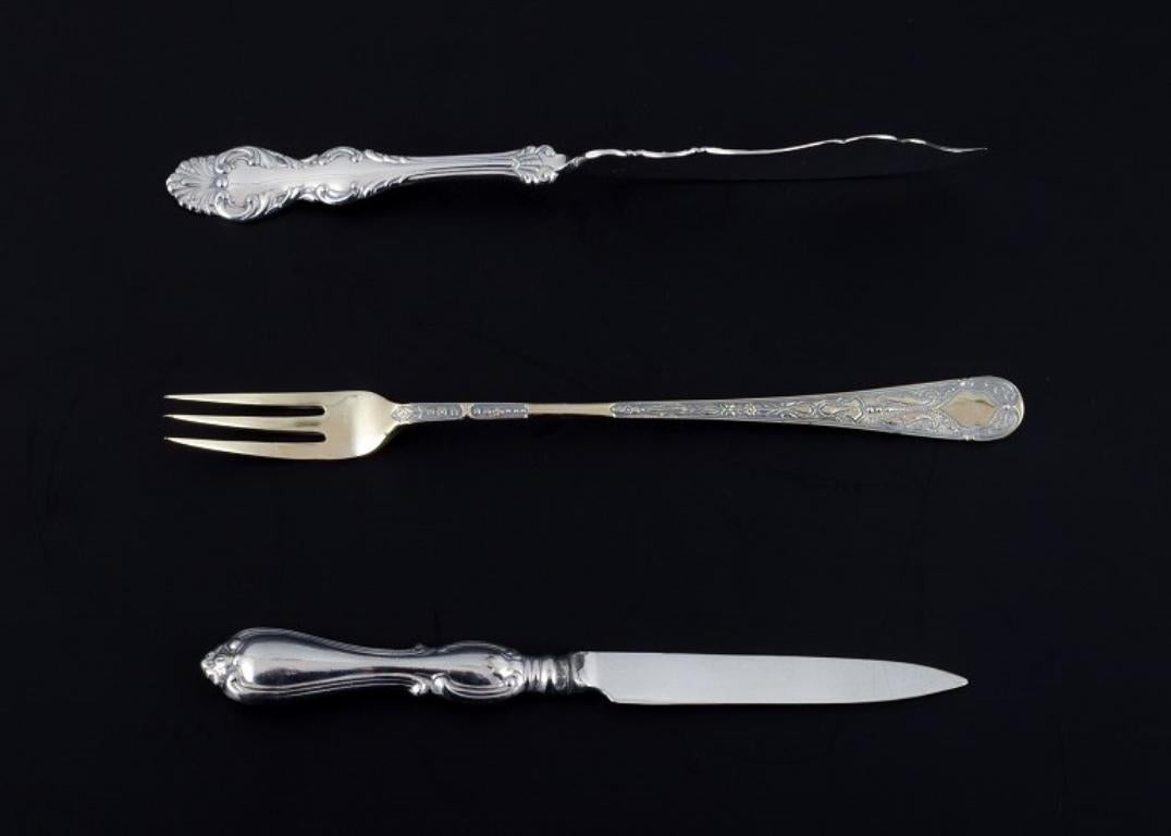 British A collection of old silver cutlery, six pieces. Late 19th C. For Sale