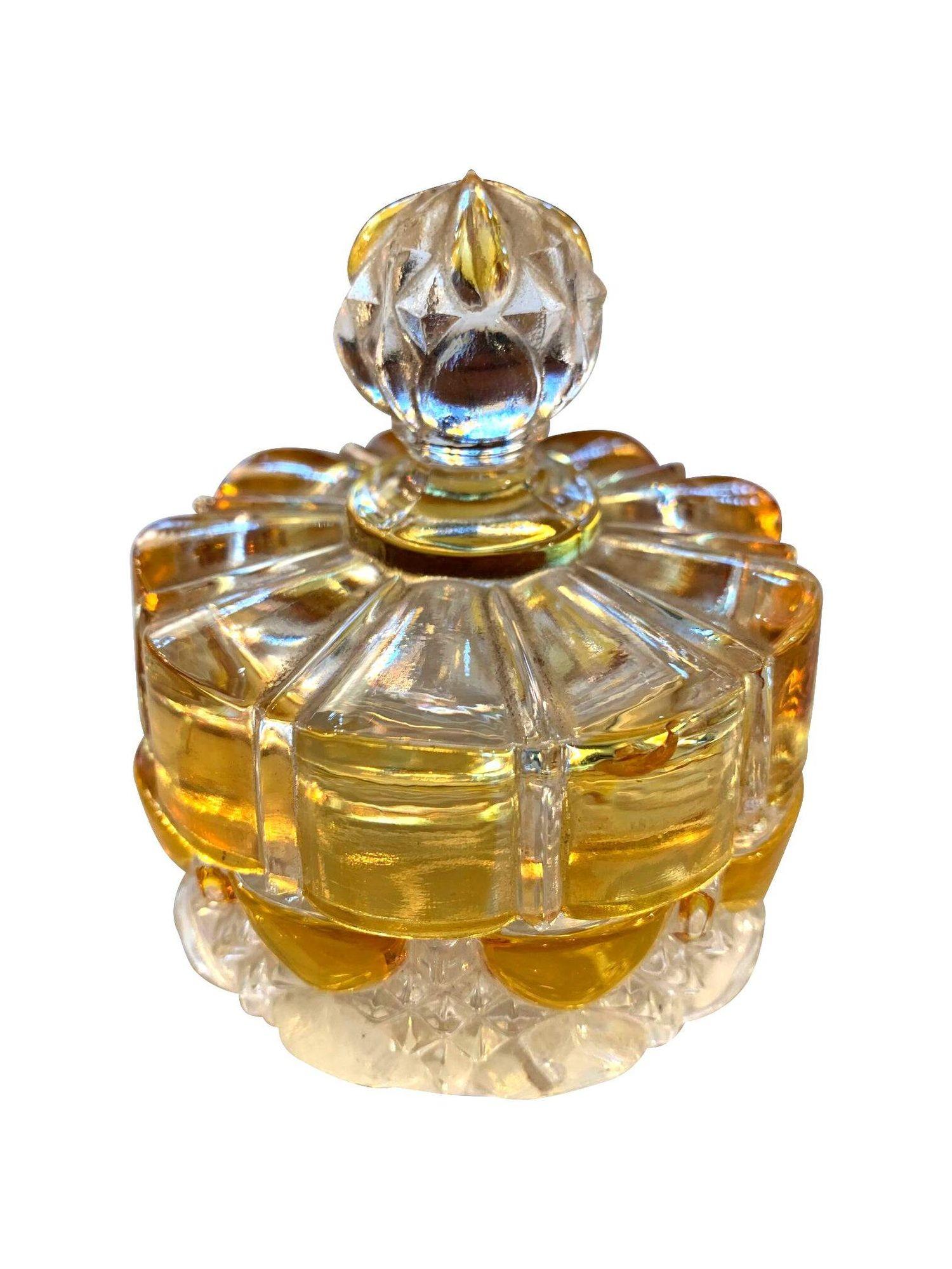 Belga Una collezione di sette bottiglie di profumo in oro di Val Sat Lambert degli anni '20 in vendita