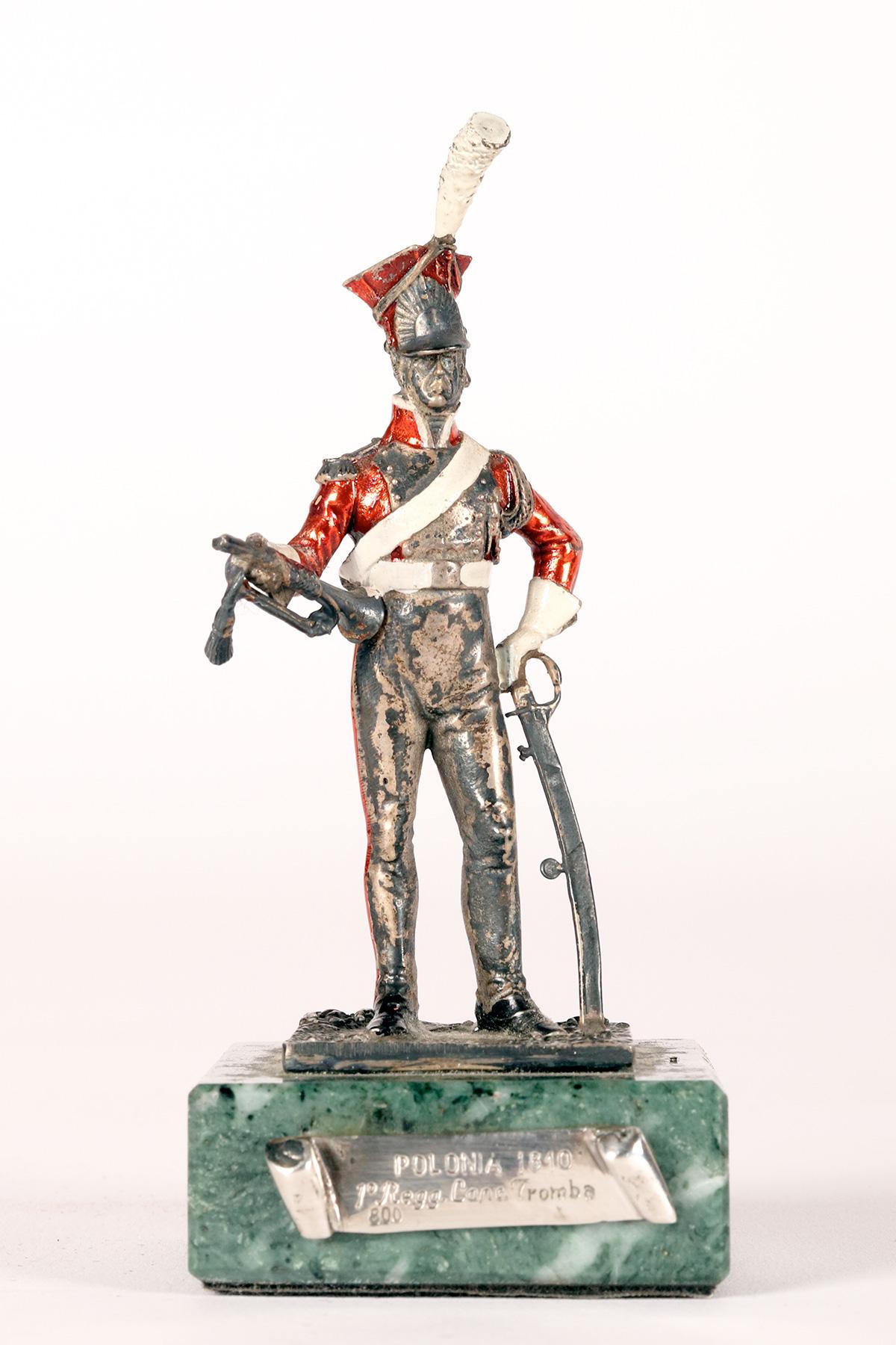 Una collezione di sculture in argento, marmo e smalto. Italia, 1920. in vendita 6