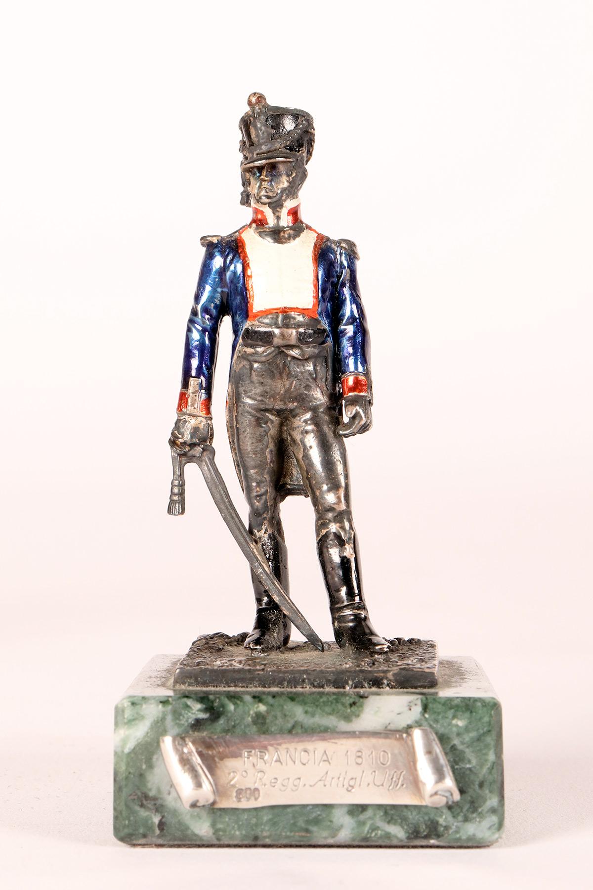 Una collezione di sculture in argento, marmo e smalto. Italia, 1920. in vendita 9
