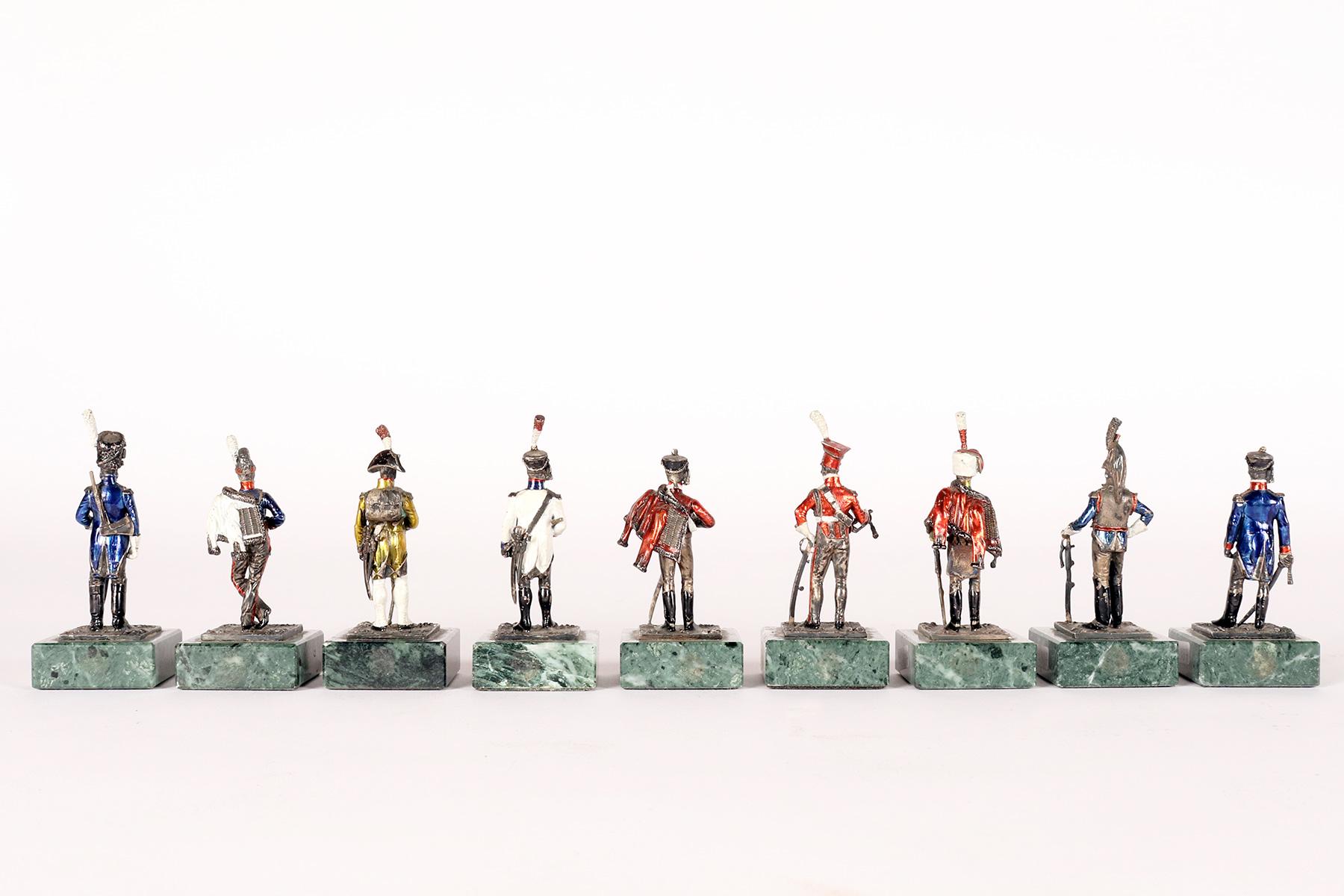 Argento Una collezione di sculture in argento, marmo e smalto. Italia, 1920. in vendita