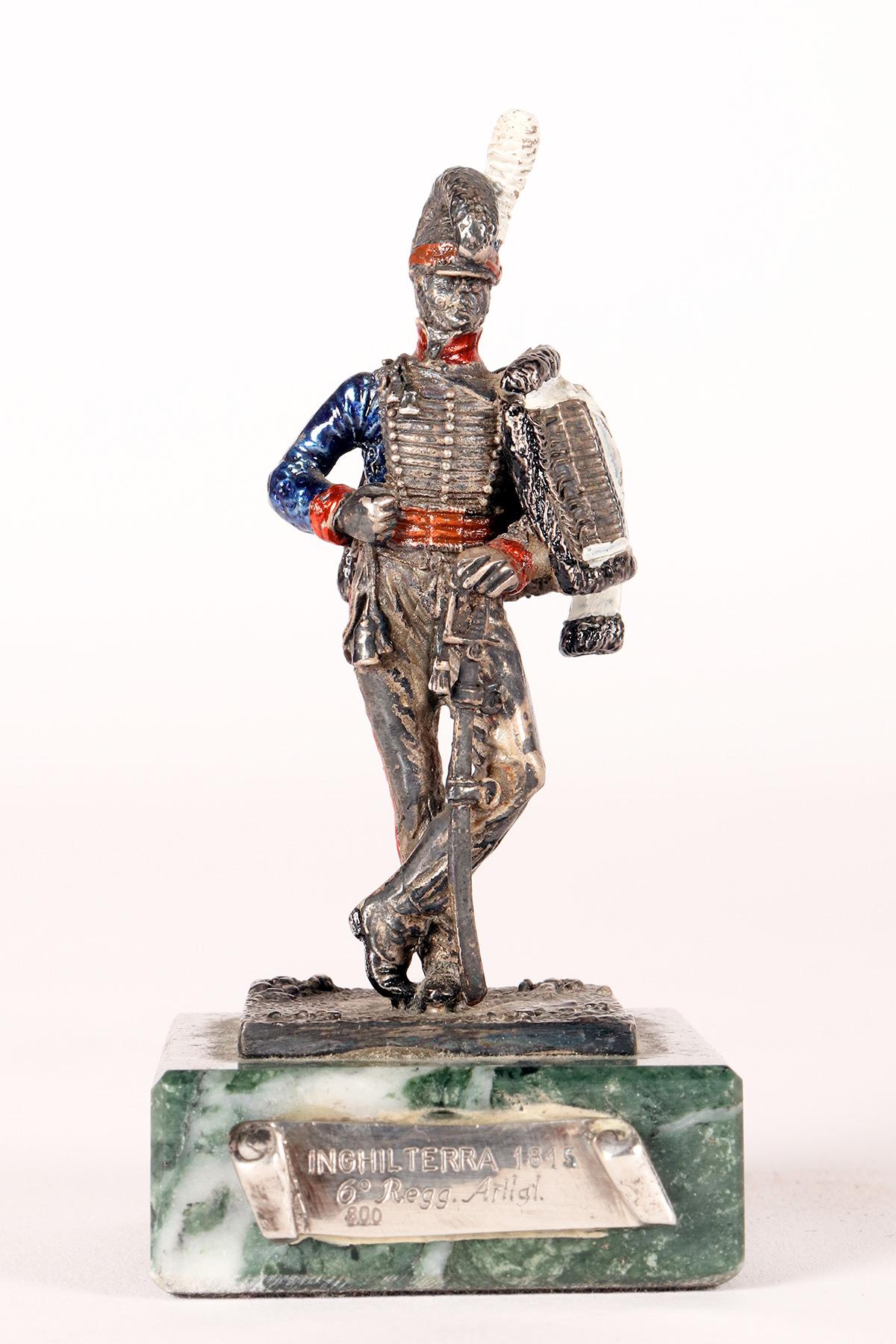 Una collezione di sculture in argento, marmo e smalto. Italia, 1920. in vendita 2