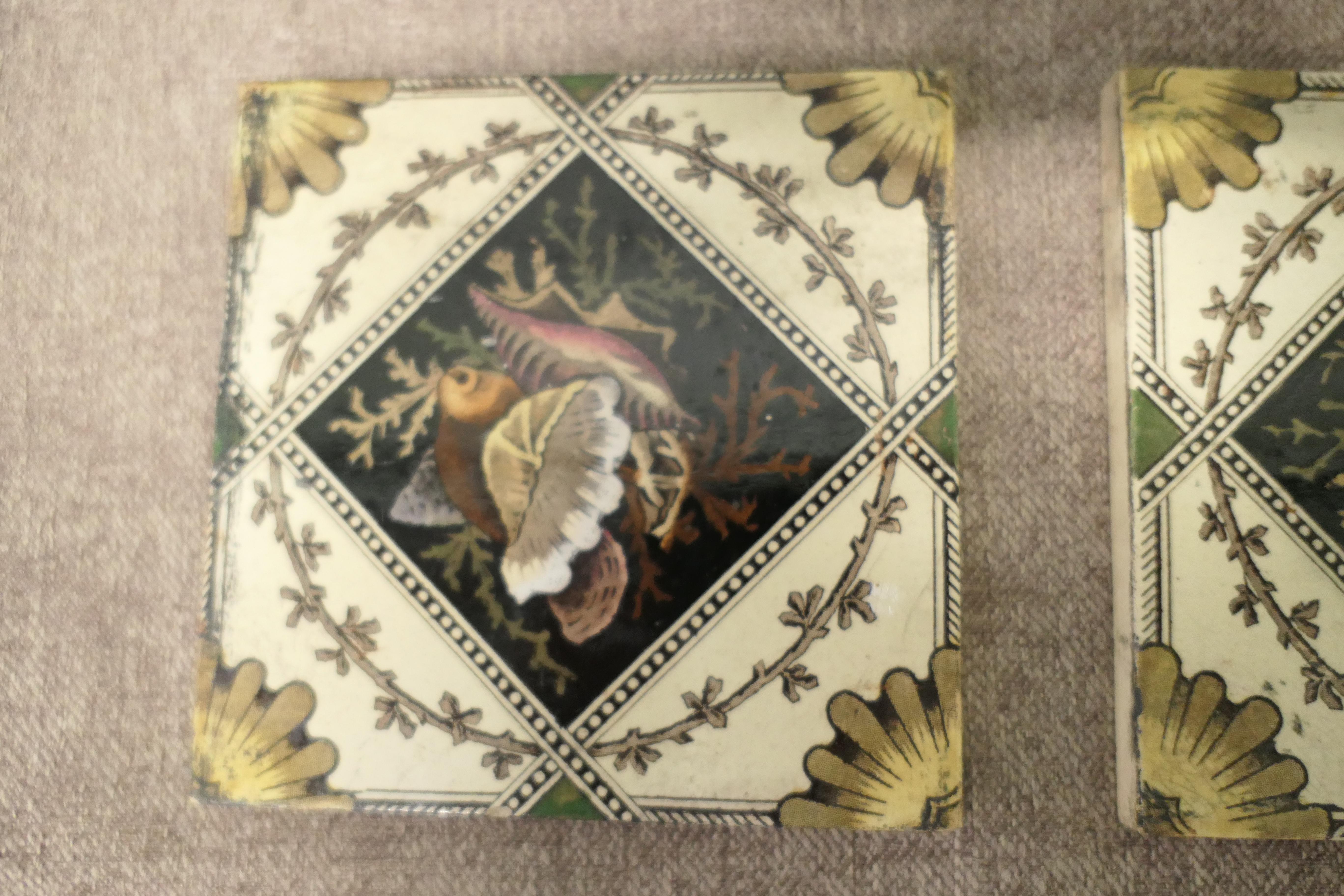 A Collection of Victorian Ceramic Tiles 7 Lovely Tiles In Good Condition For Sale In Godshill, Isle of Wight