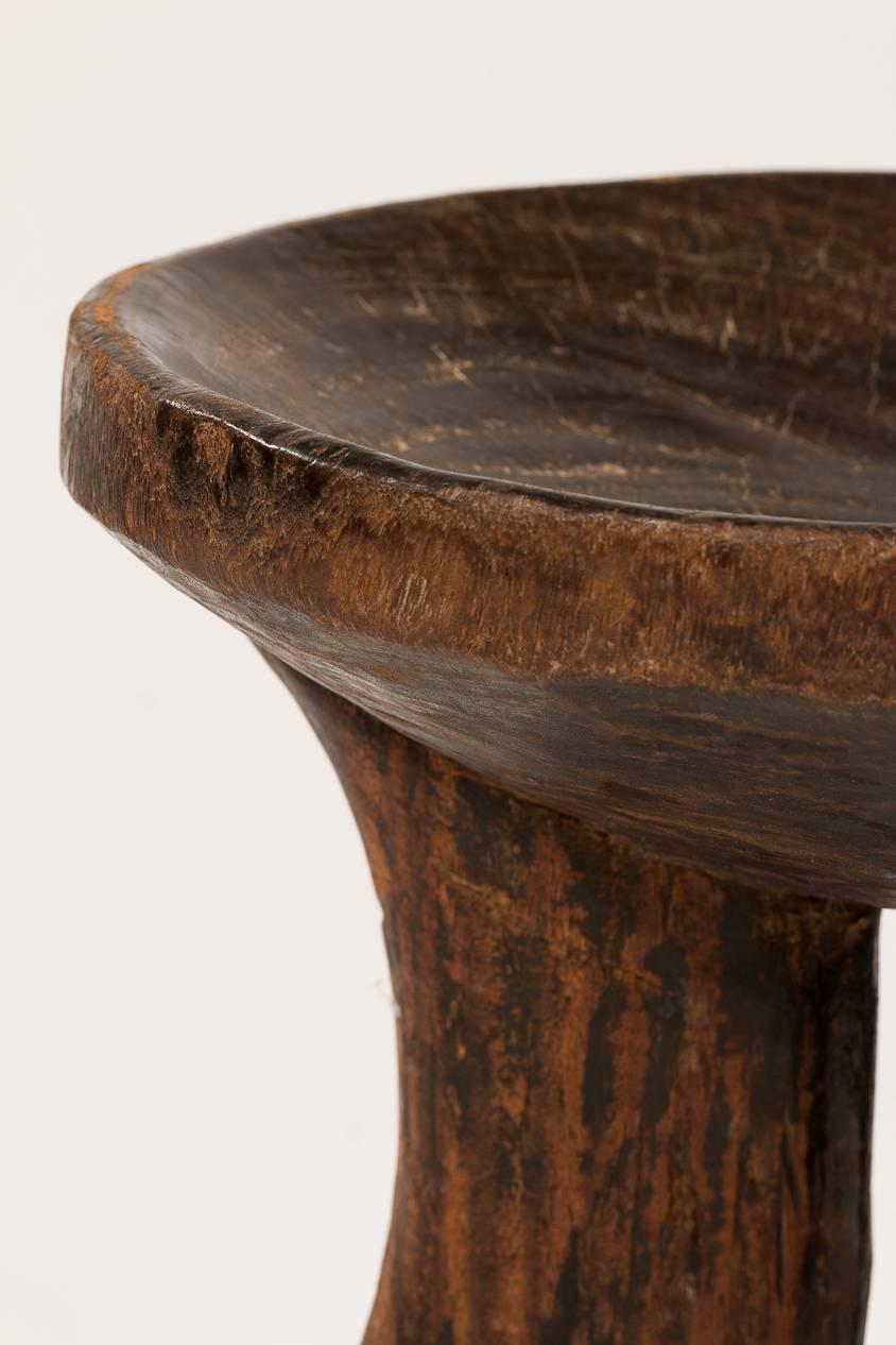 Tabouret africain de l'époque coloniale en provenance d'Éthiopie 1