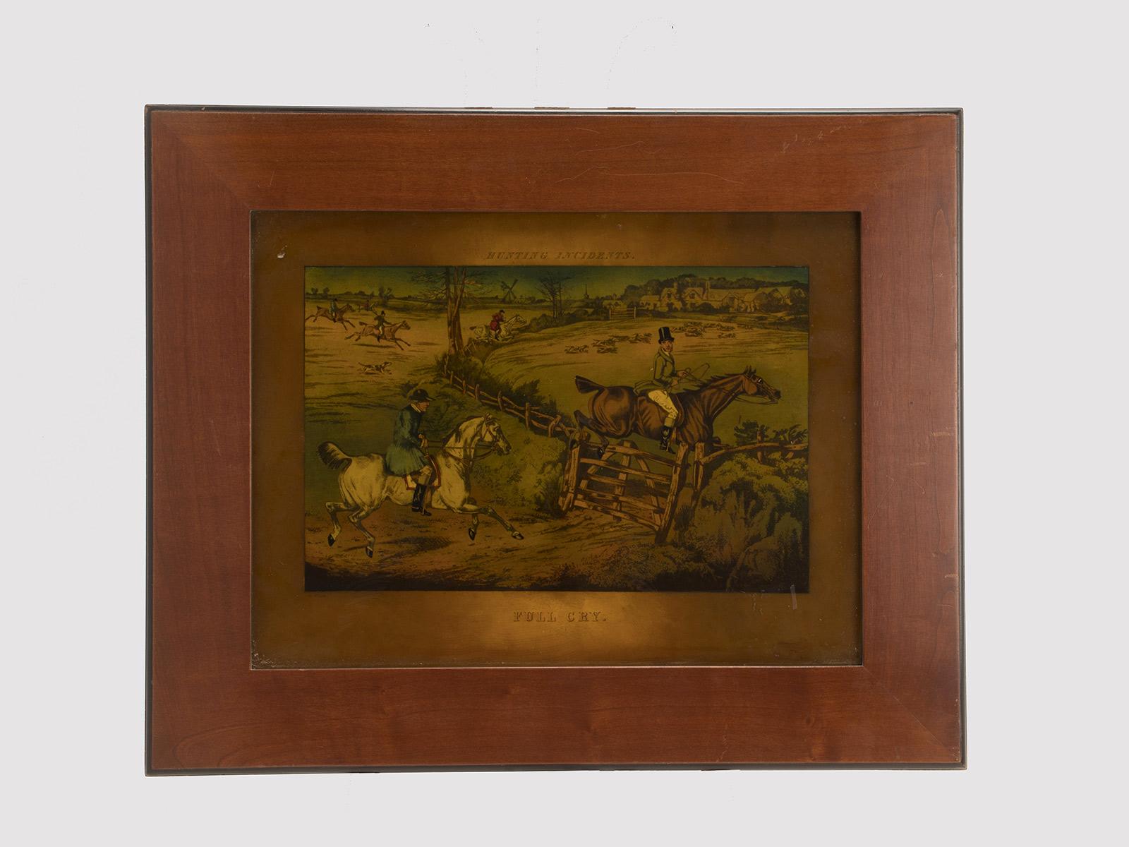 Une impression en couleur sur papier, représentant une scène de chasse (Plein Cri - Incidents de chasse). Cadre en cerisier massif, poli et ciré à la cire d'abeille. Angleterre vers 1880.