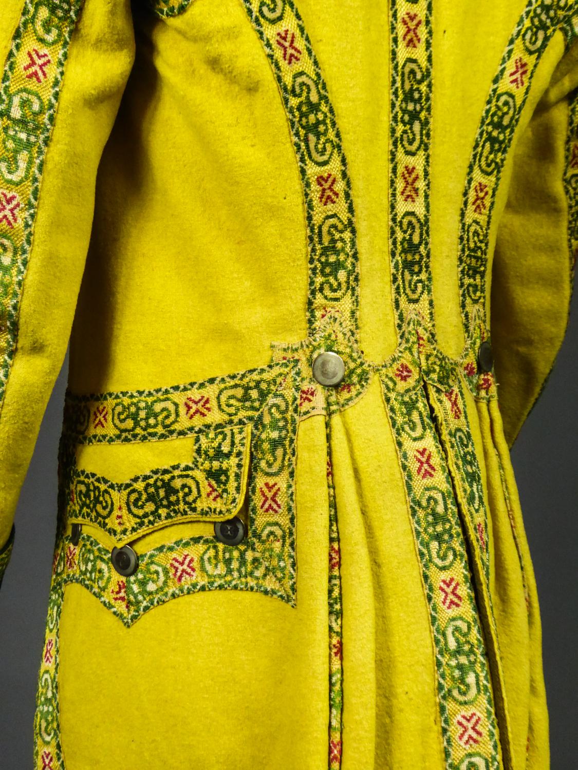 A Complete Woolen and Appliqué Ribbons Livery Frock Coat - Spain Circa 1780 8