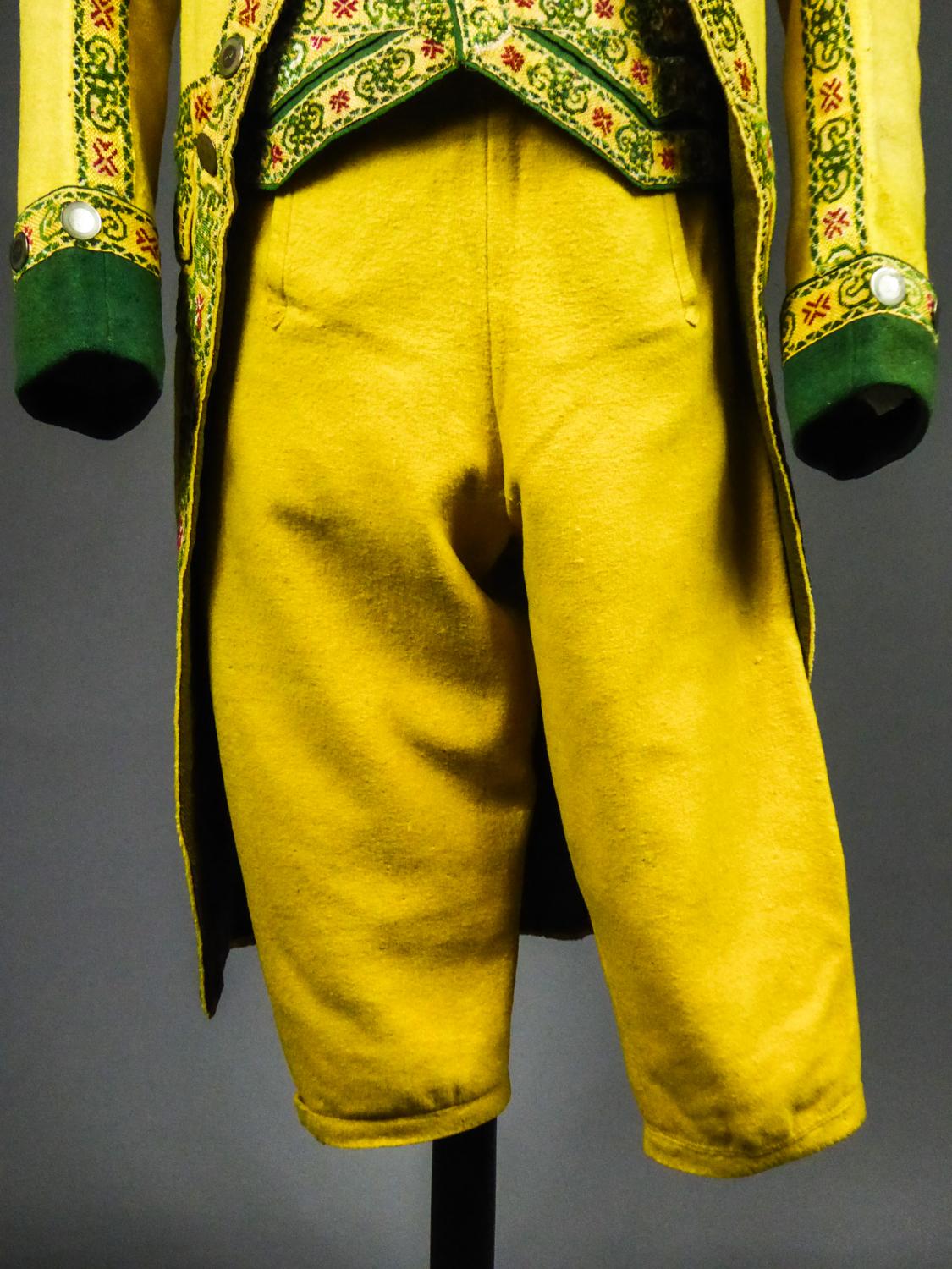 Women's or Men's A Complete Woolen and Appliqué Ribbons Livery Frock Coat - Spain Circa 1780