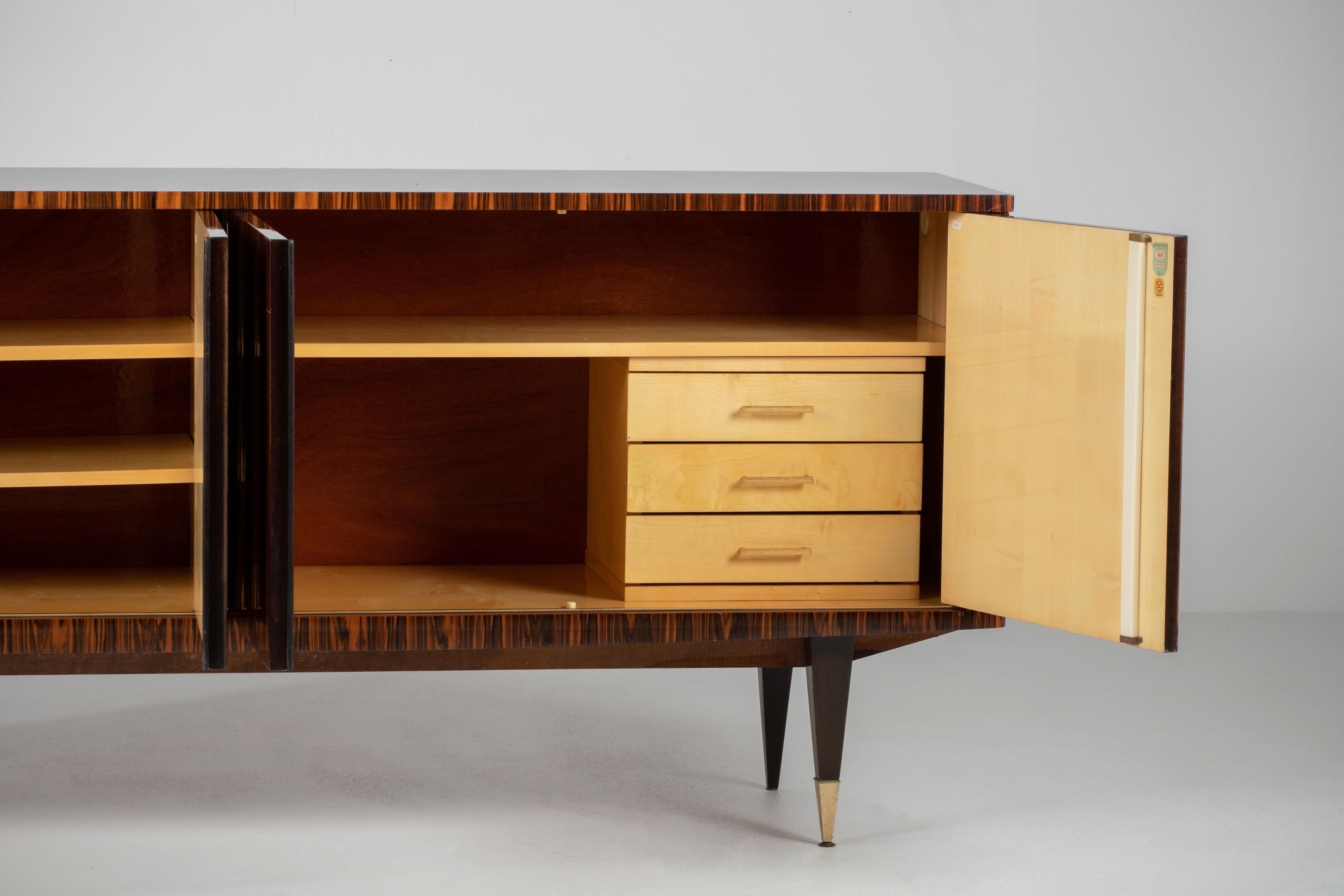 Una Composición de Calidez Gráfica: Aparador Art Decó Francés en Cocobolo, Década de 1940 en venta 1