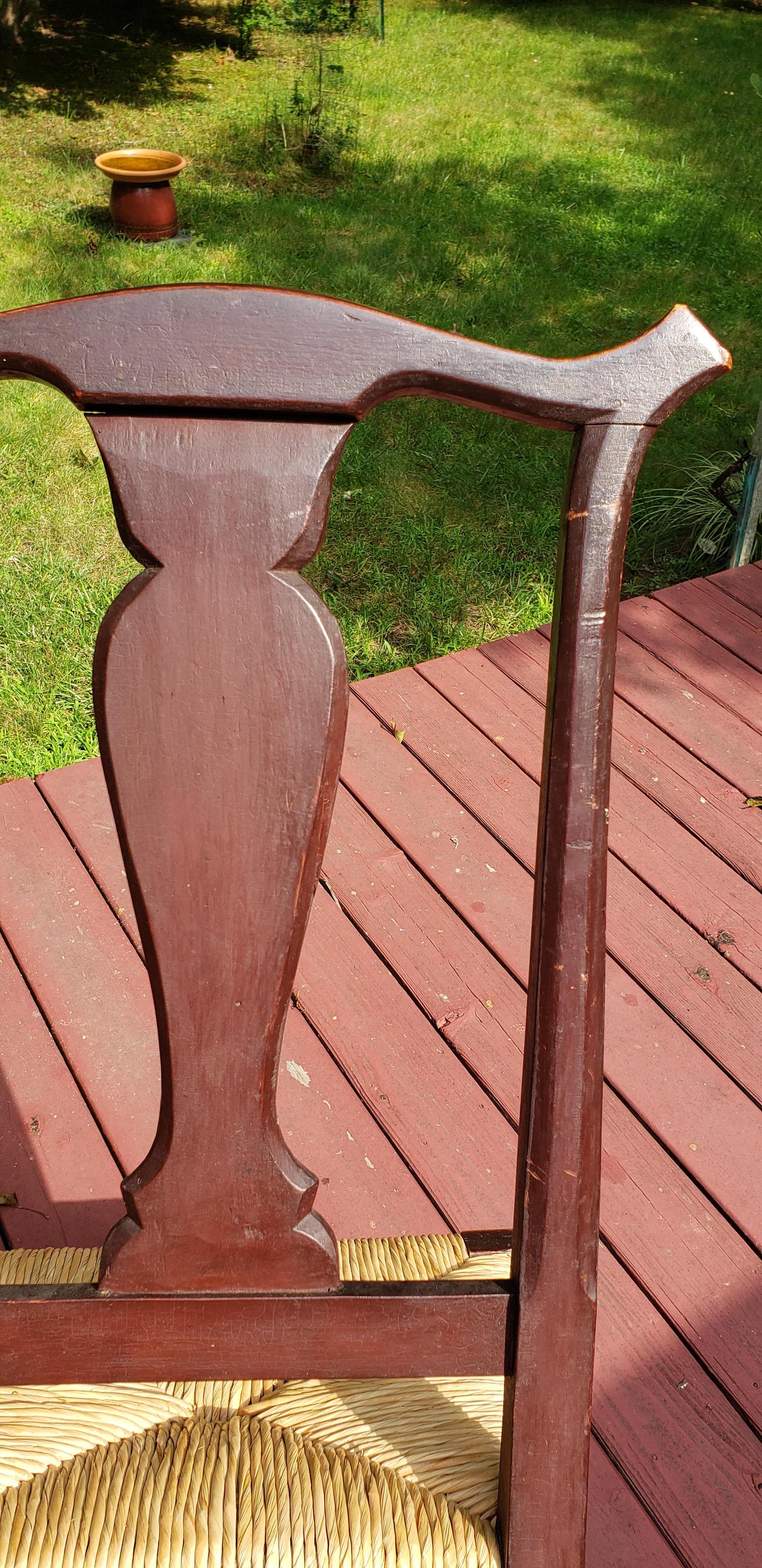 Connecticut Maple Rush Seat Side Chair in Old Red Surface, Circa 1770 In Good Condition For Sale In New York, NY