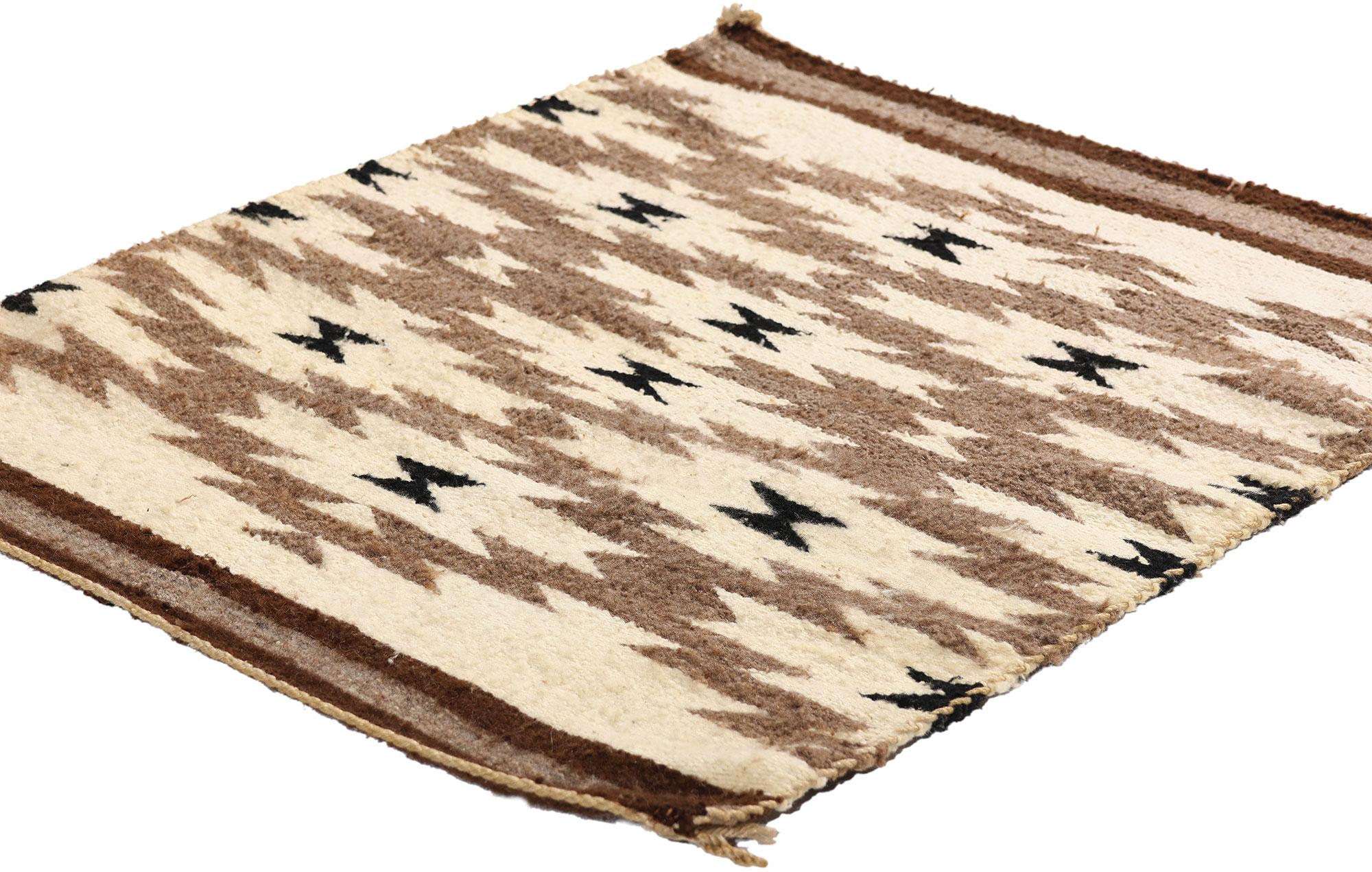 XX secolo The Connoisseur's Textile: capolavoro del Sud-Ovest della regione del cristallo in vendita