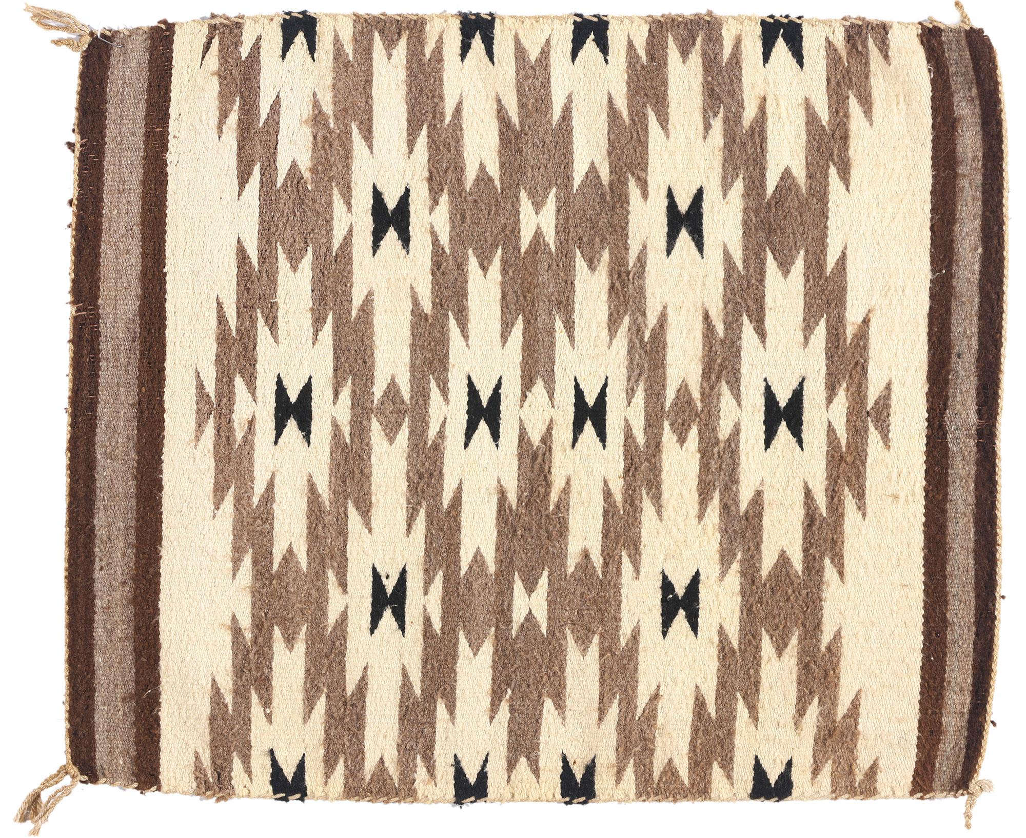 The Connoisseur's Textile: capolavoro del Sud-Ovest della regione del cristallo in vendita 1